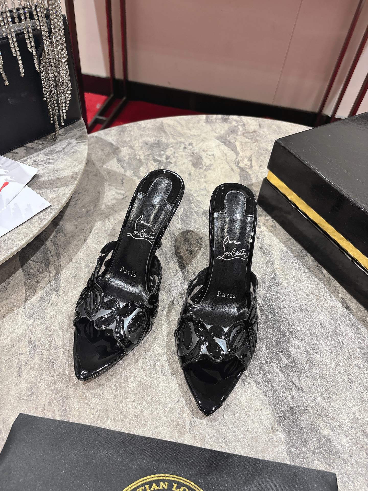 Christian Louboutin тапкі — новыя паступленні весна-летняй калекцыі — топ-якасць
