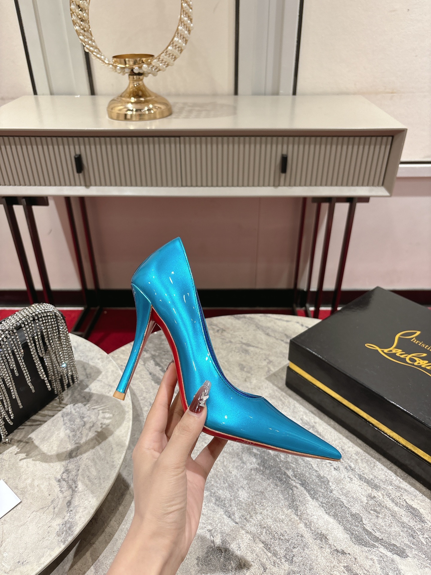 The One-Shoe: Louboutin Red Heel with Everlasting Red Base, Black Calf Skin, 10cm High - 图片 4