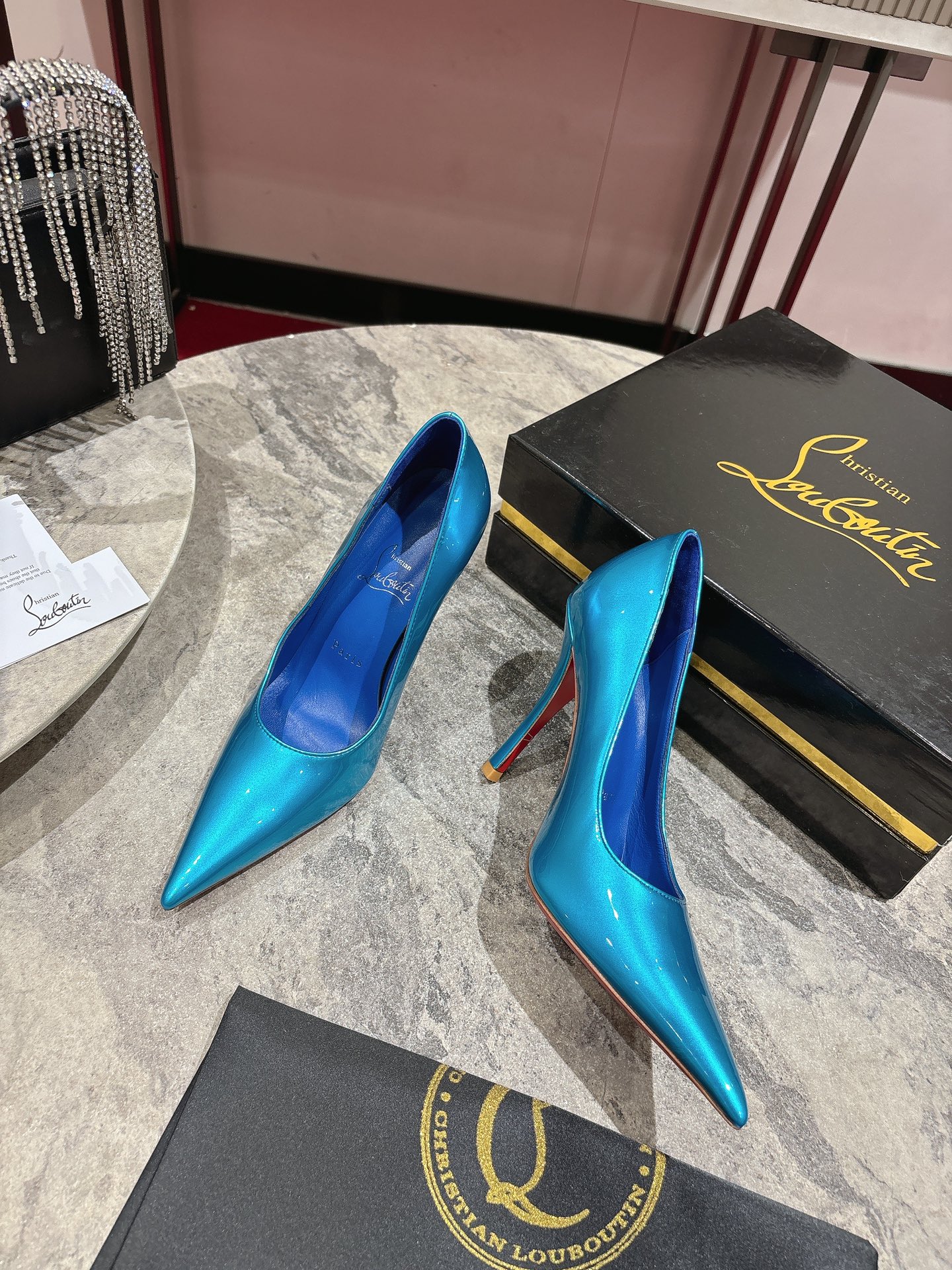 The One-Shoe: Louboutin Red Heel with Everlasting Red Base, Black Calf Skin, 10cm High - 图片 5