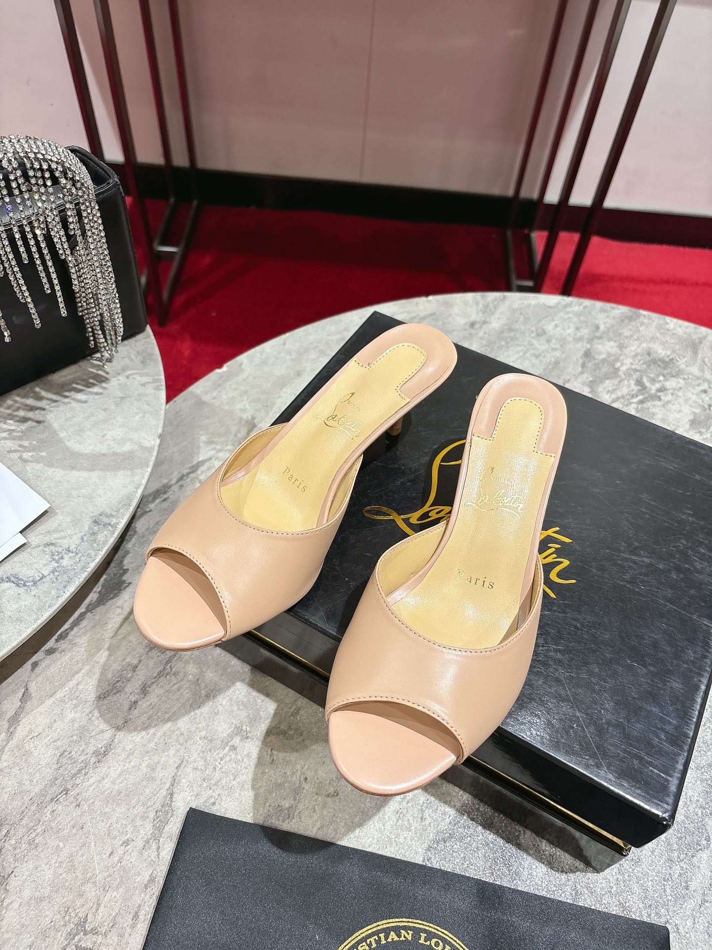 Christian Louboutin тапкі — вяснова-летняя калекцыя навінак — топ-якасць