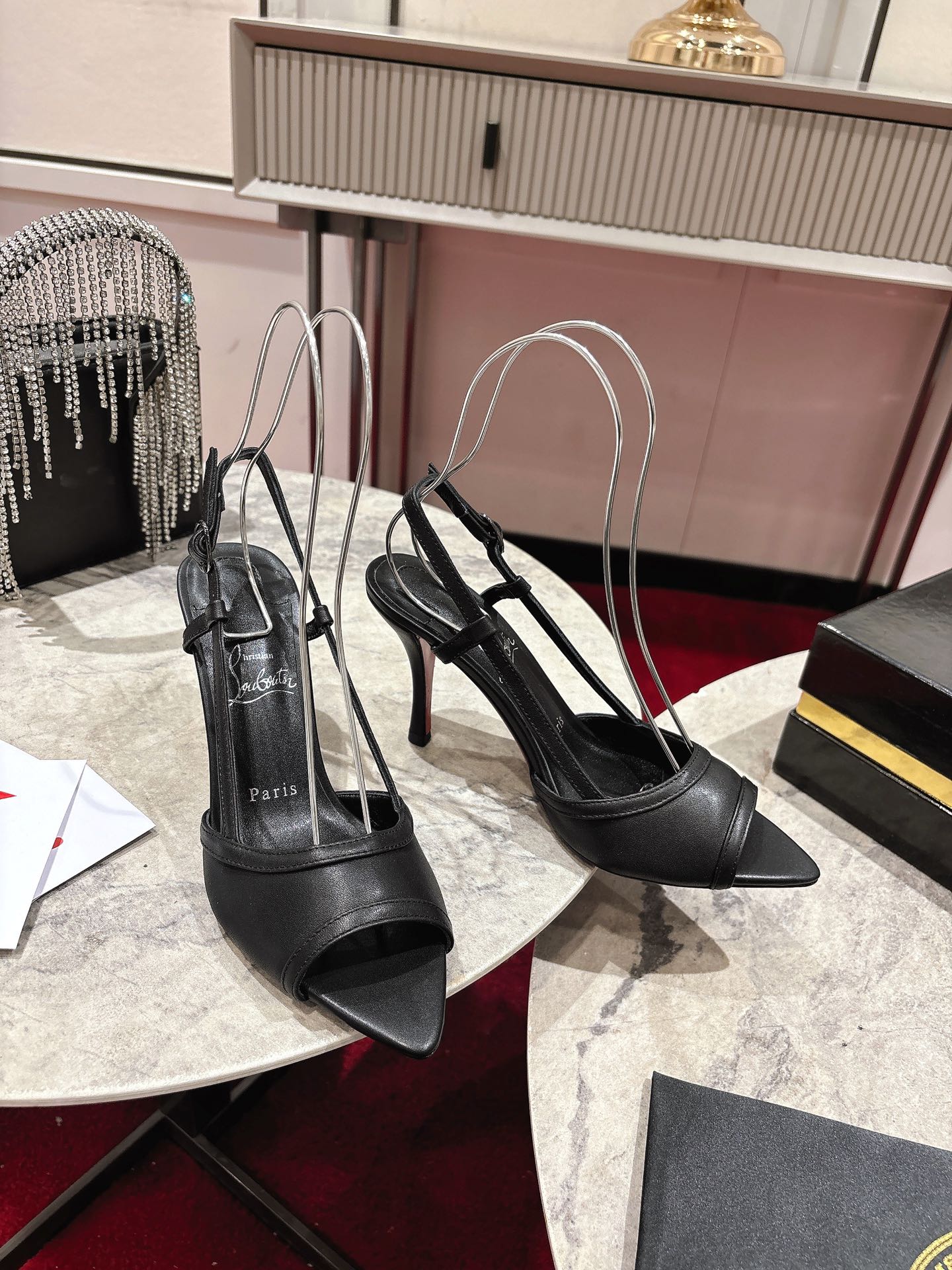 Christian Louboutin White Calfskin Sandals with Crystal Detail, 85mm heel, sizes 34-43. Signature red soles. - 图片 5