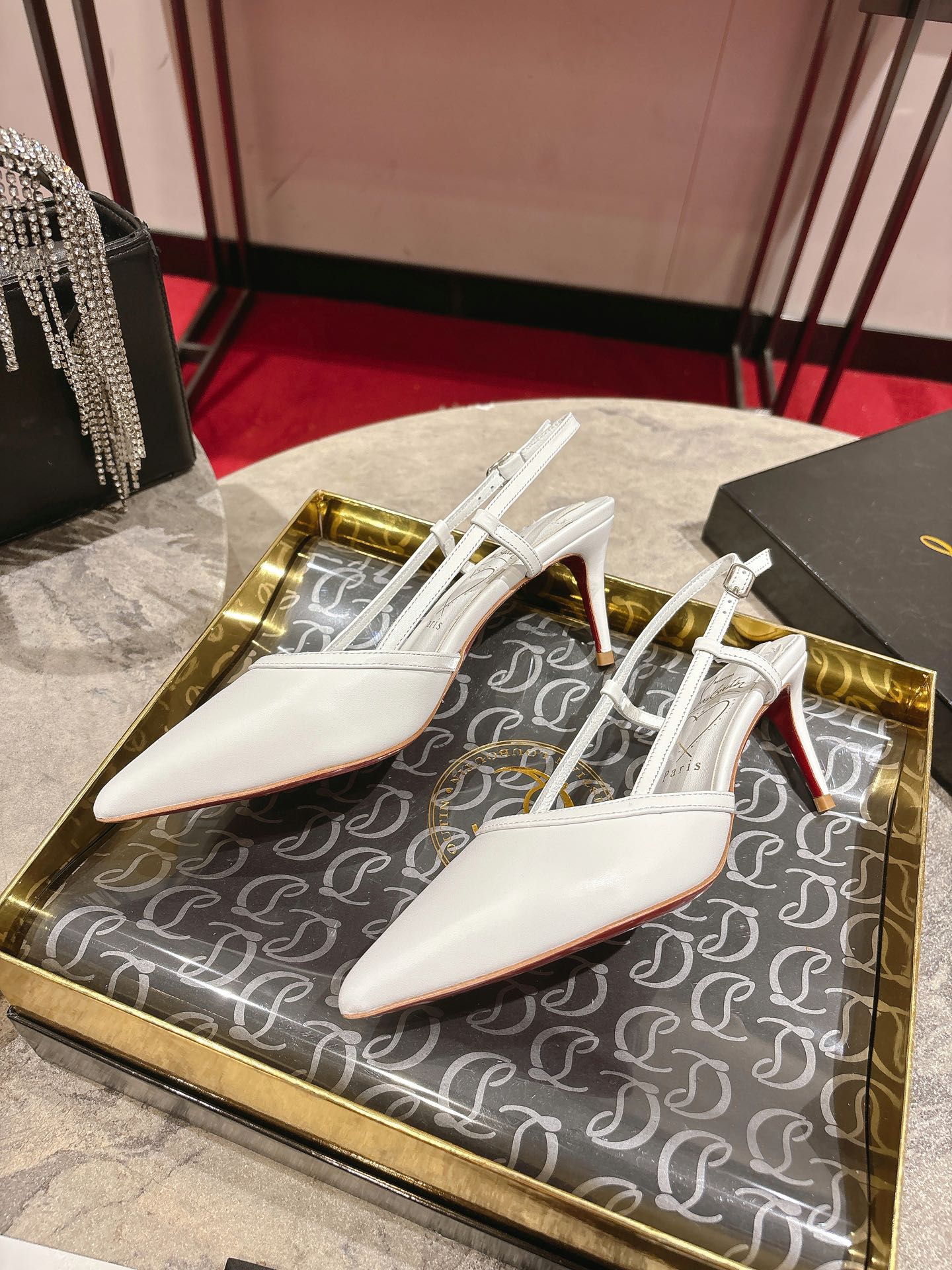 Christian Louboutin White Calfskin Sandals with Crystal Embellishments, 65mm heel, sizes 34-42. - 图片 5