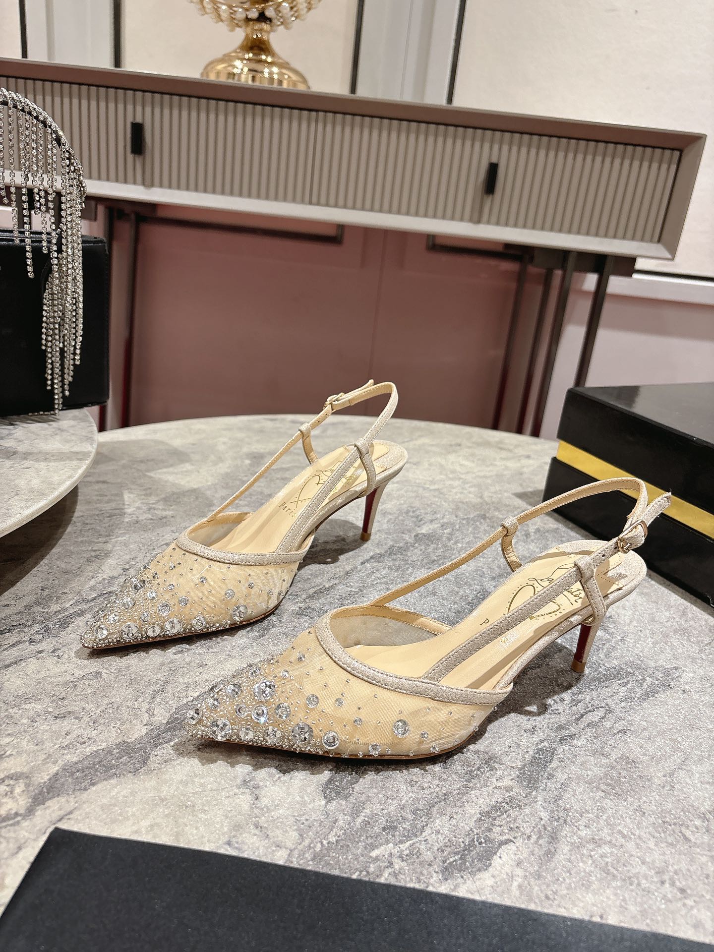 Luxury White Almond Crystal Beaded Heels by Christian Louboutin – 65mm Heel Height | Size 34-42 - 图片 3
