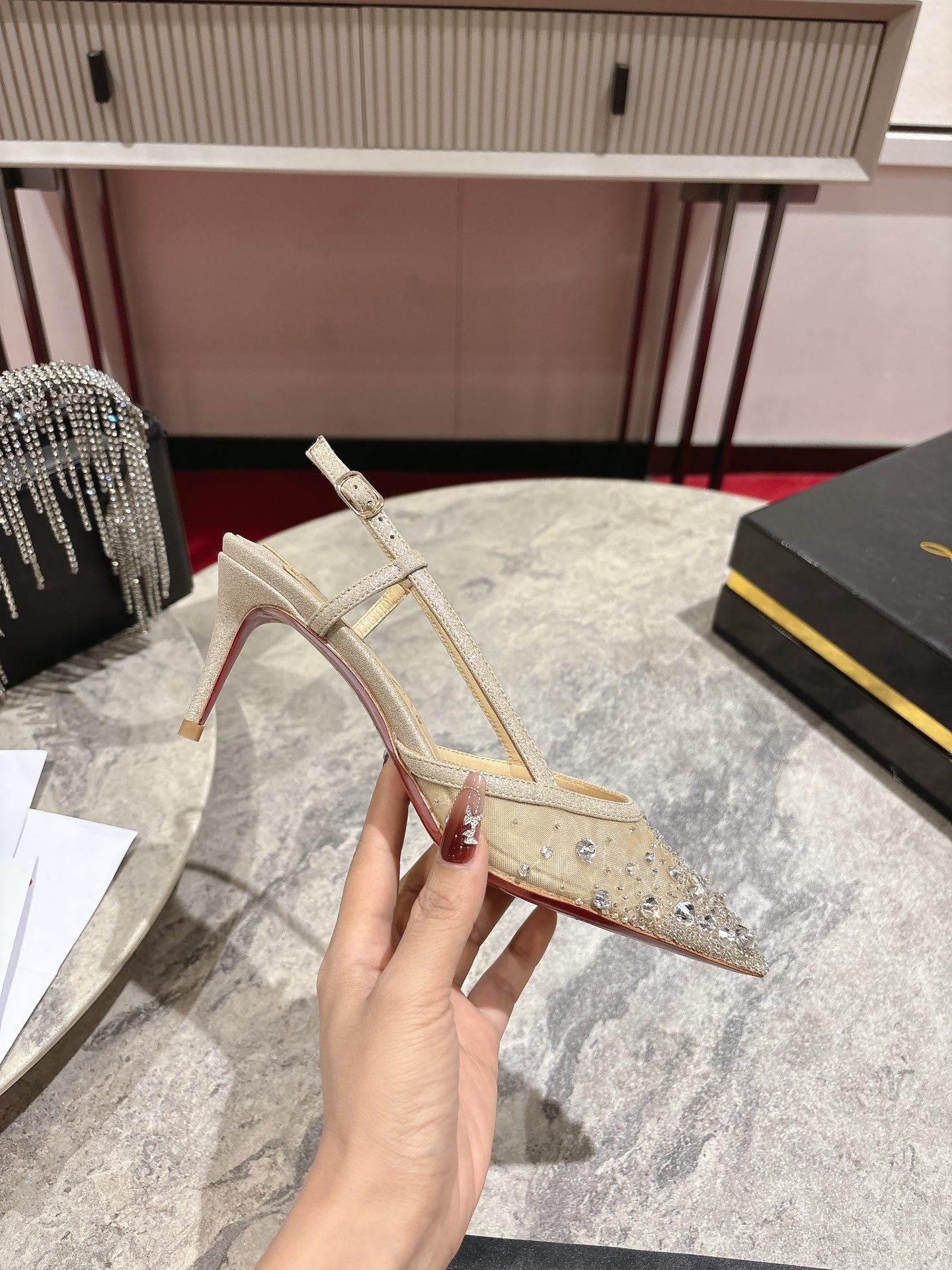 Luxury White Almond Crystal Beaded Heels by Christian Louboutin – 65mm Heel Height | Size 34-42 - 图片 4