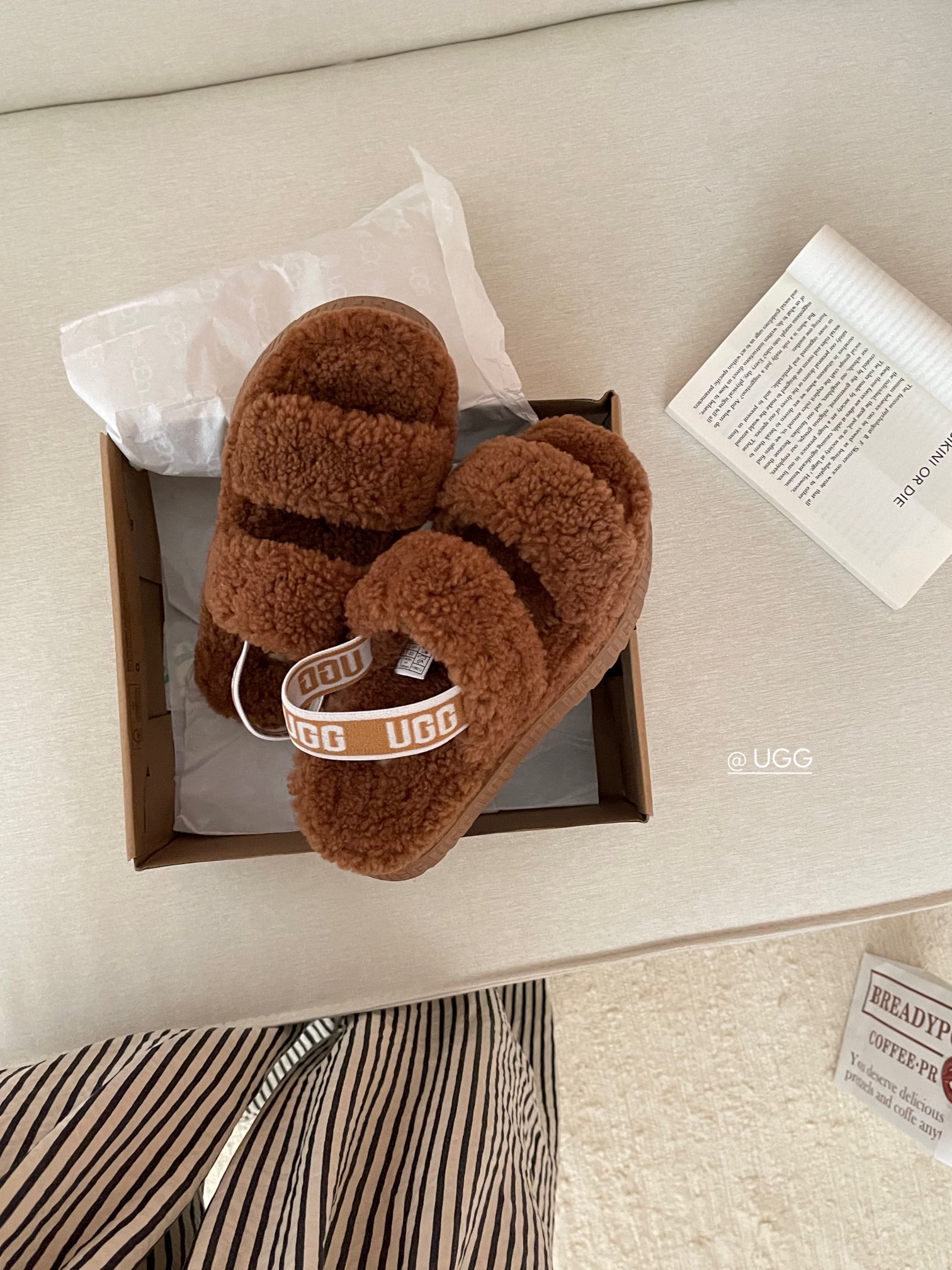 【ugg】秋冬周冬雨同款毛茸拖
 品名：欧芙拉菲塔，
隆丰泰迪毛松糕底拖 它是经典款oh yeah凉鞋的