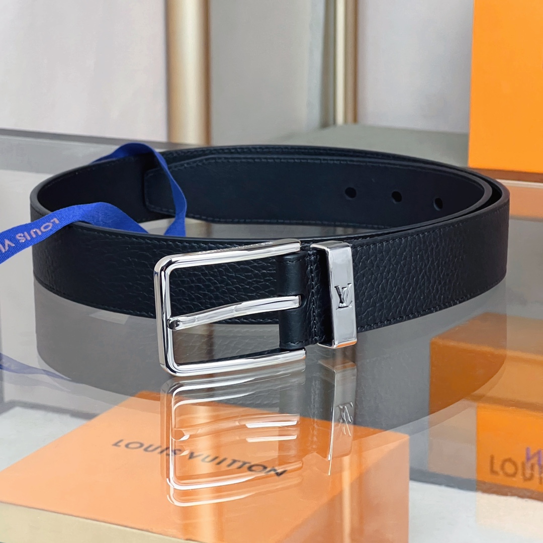 [LV Belts]LV M8202T PontNeuf 35mm BeltThis Taurillon leather belt is made