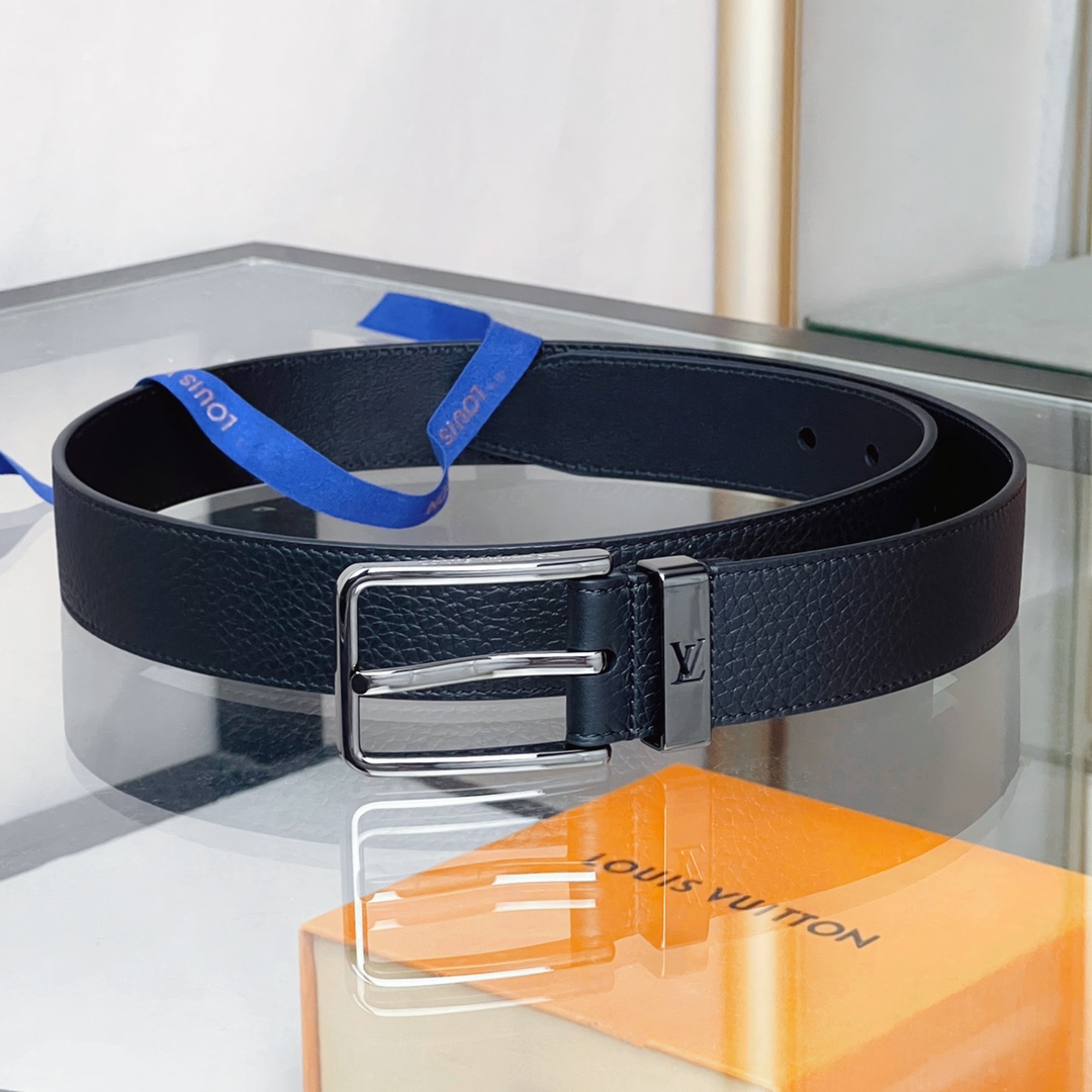 [LV Belts]LV M8202T PontNeuf 35mm BeltThis Taurillon leather belt is made