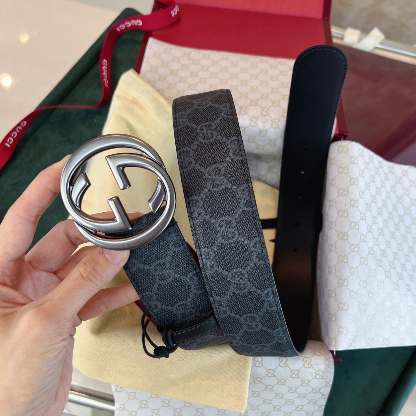 上質でスタイリッシュなベルトを厳選