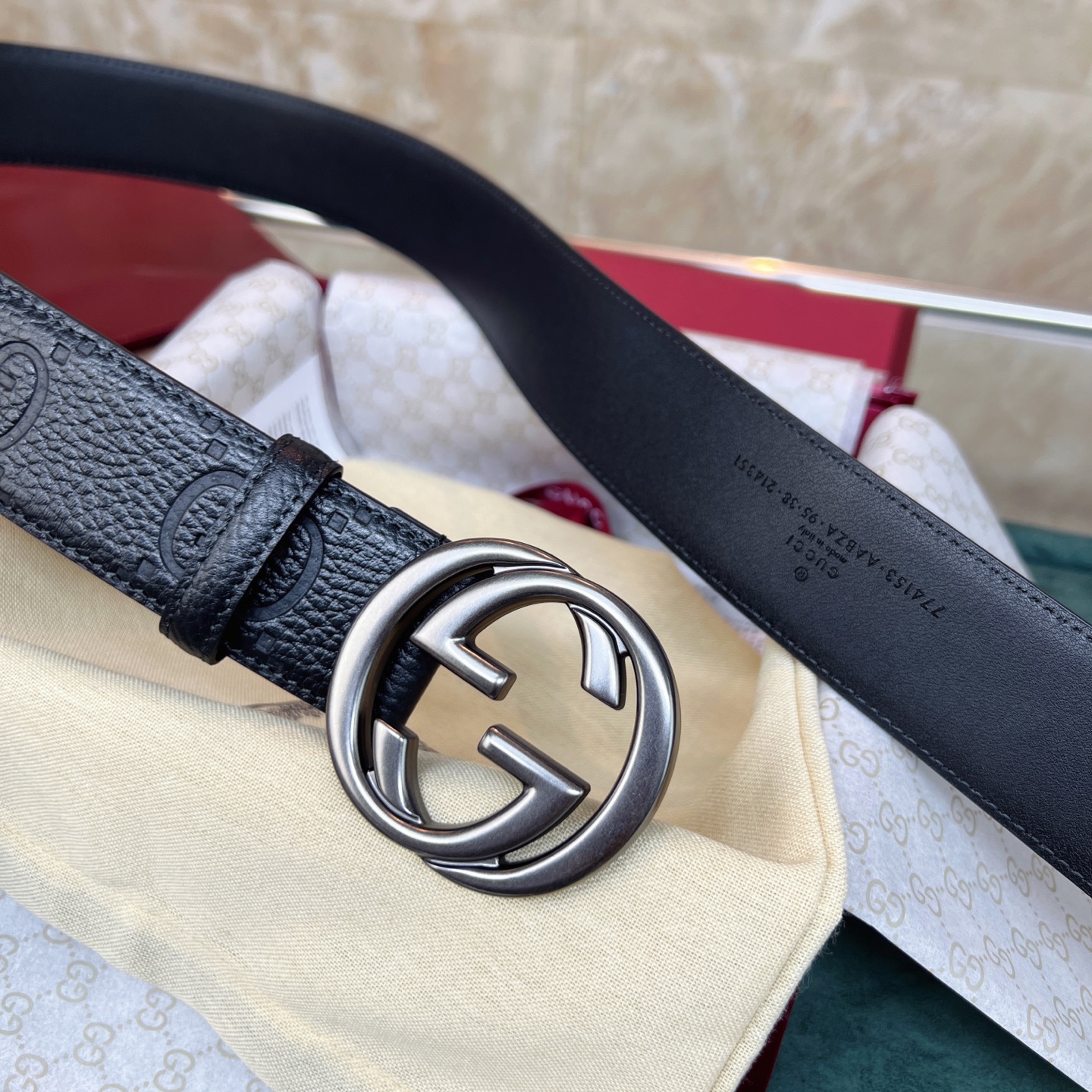 上質でスタイリッシュなベルトを厳選