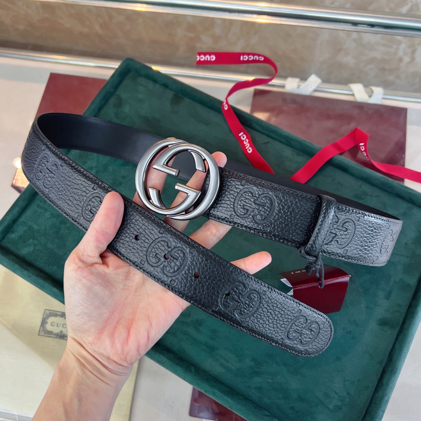 上質でスタイリッシュなベルトを厳選