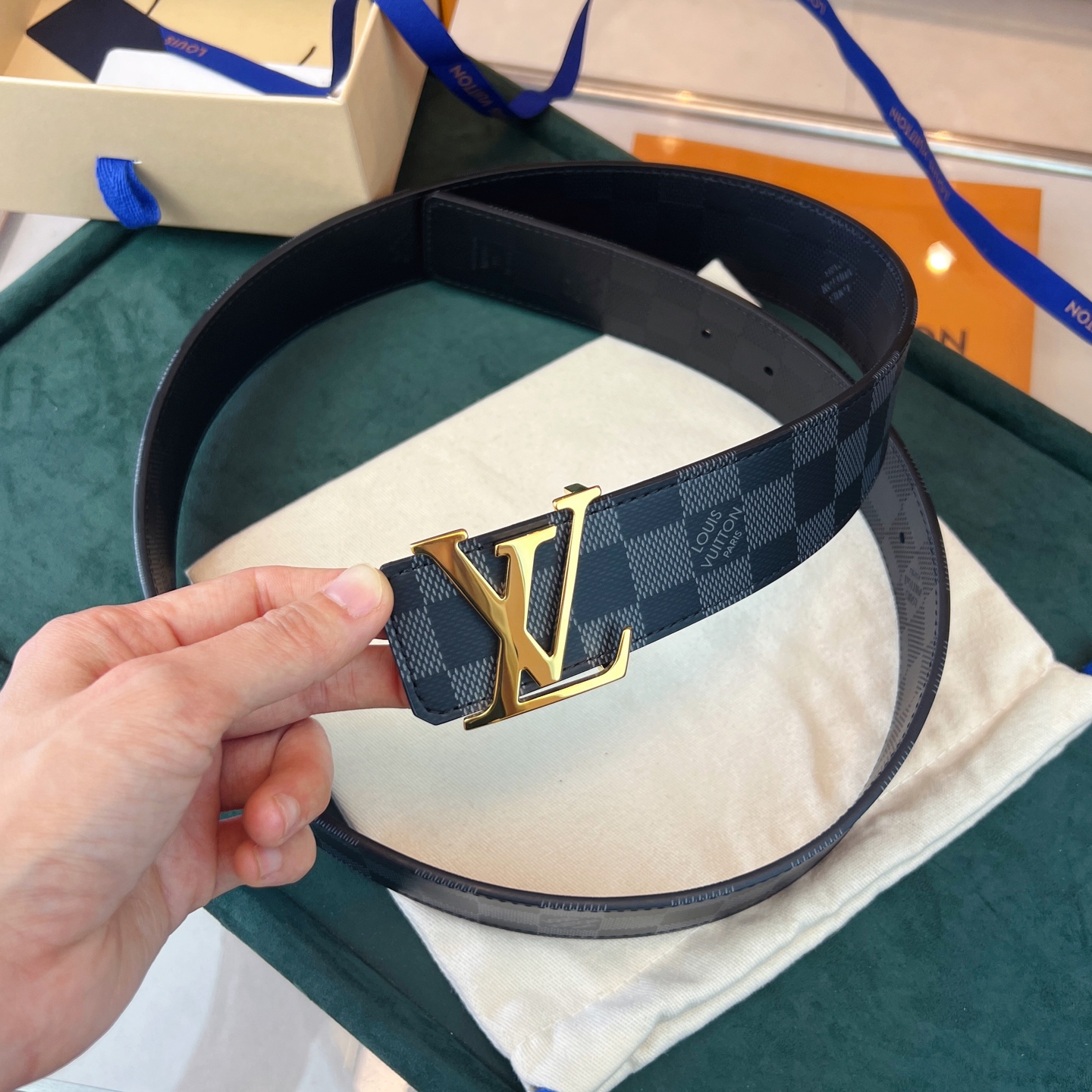 上質でスタイリッシュなベルトを厳選