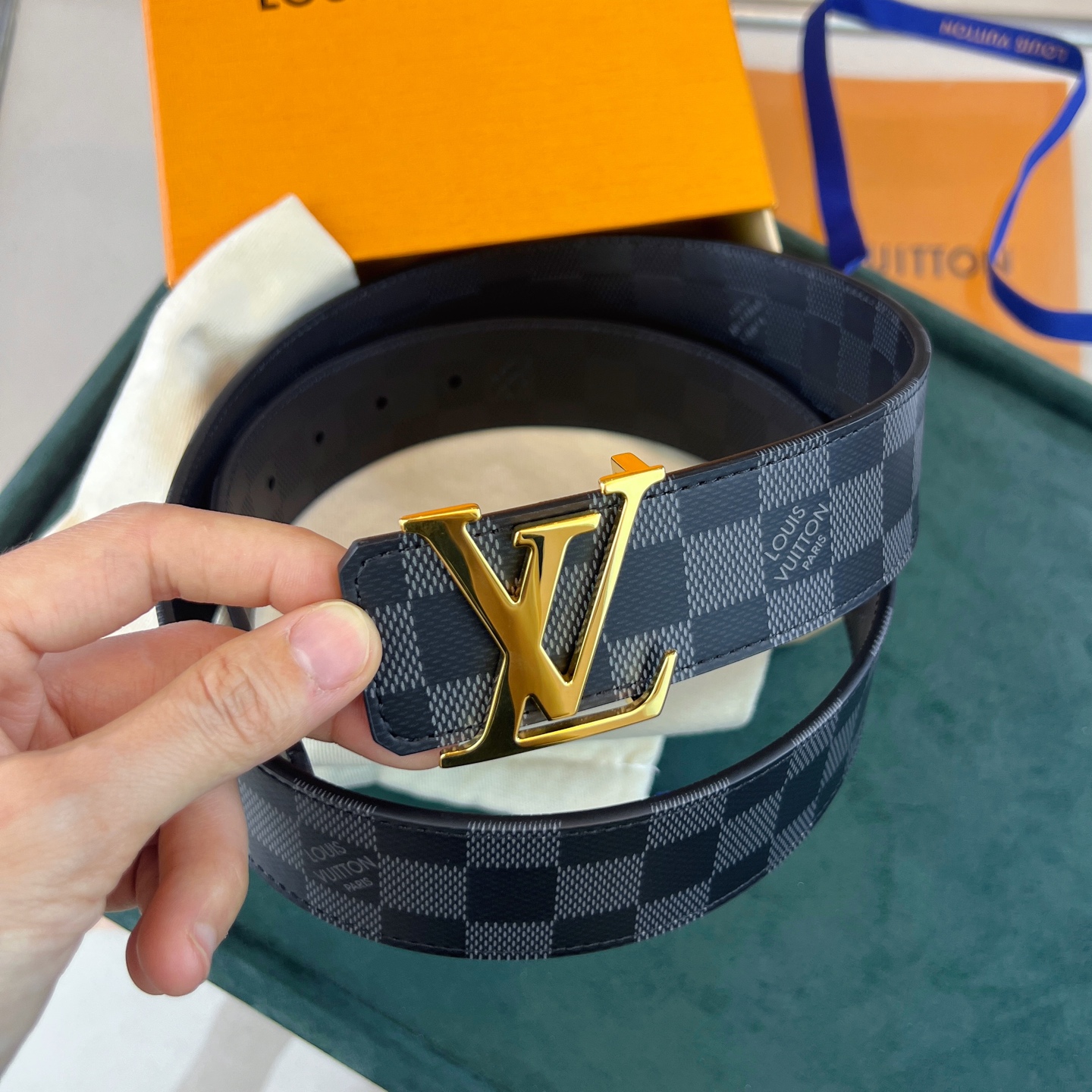 上質でスタイリッシュなベルトを厳選