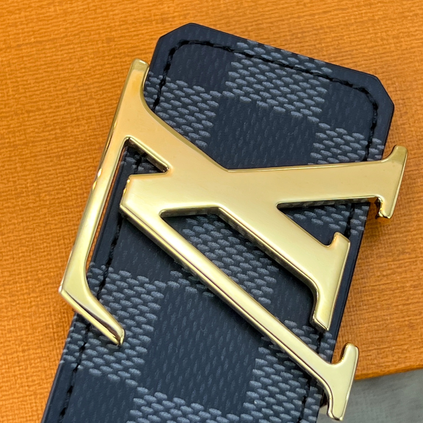 上質でスタイリッシュなベルトを厳選