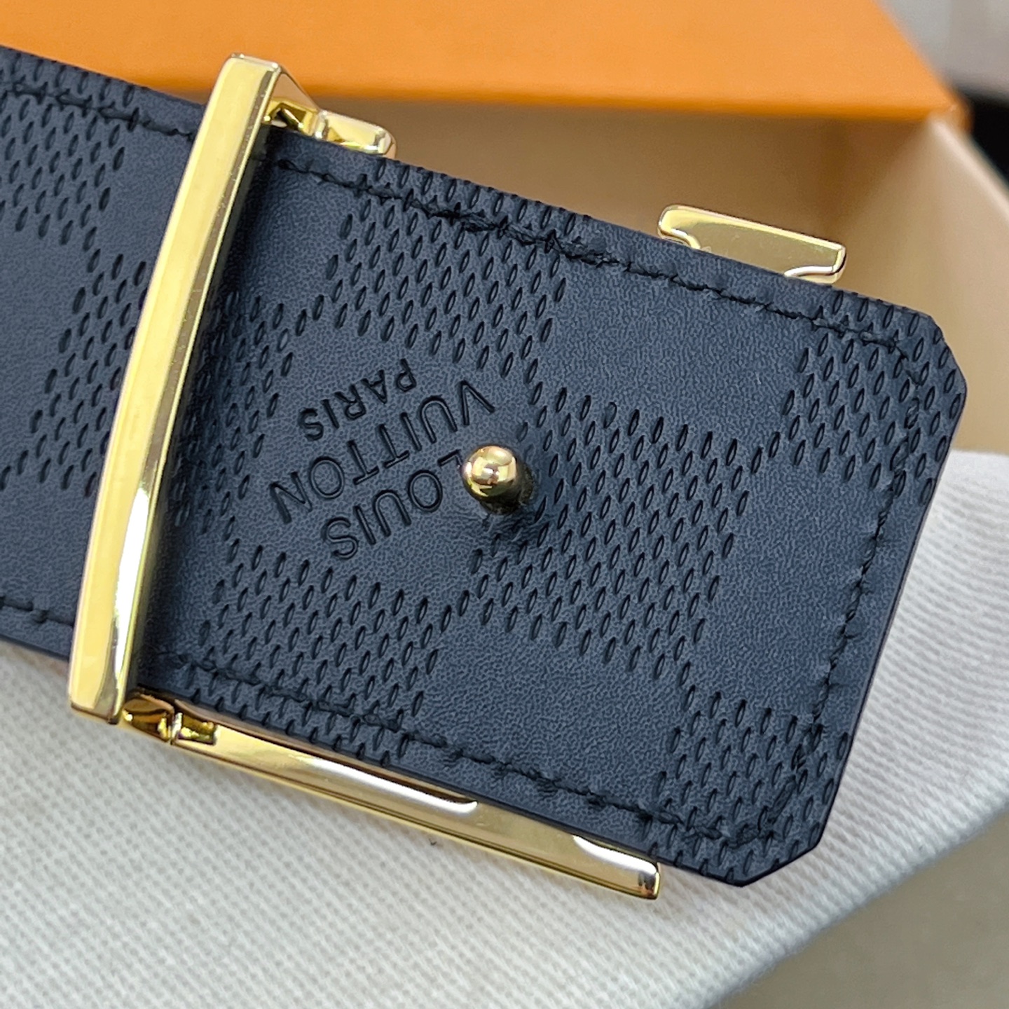 上質でスタイリッシュなベルトを厳選