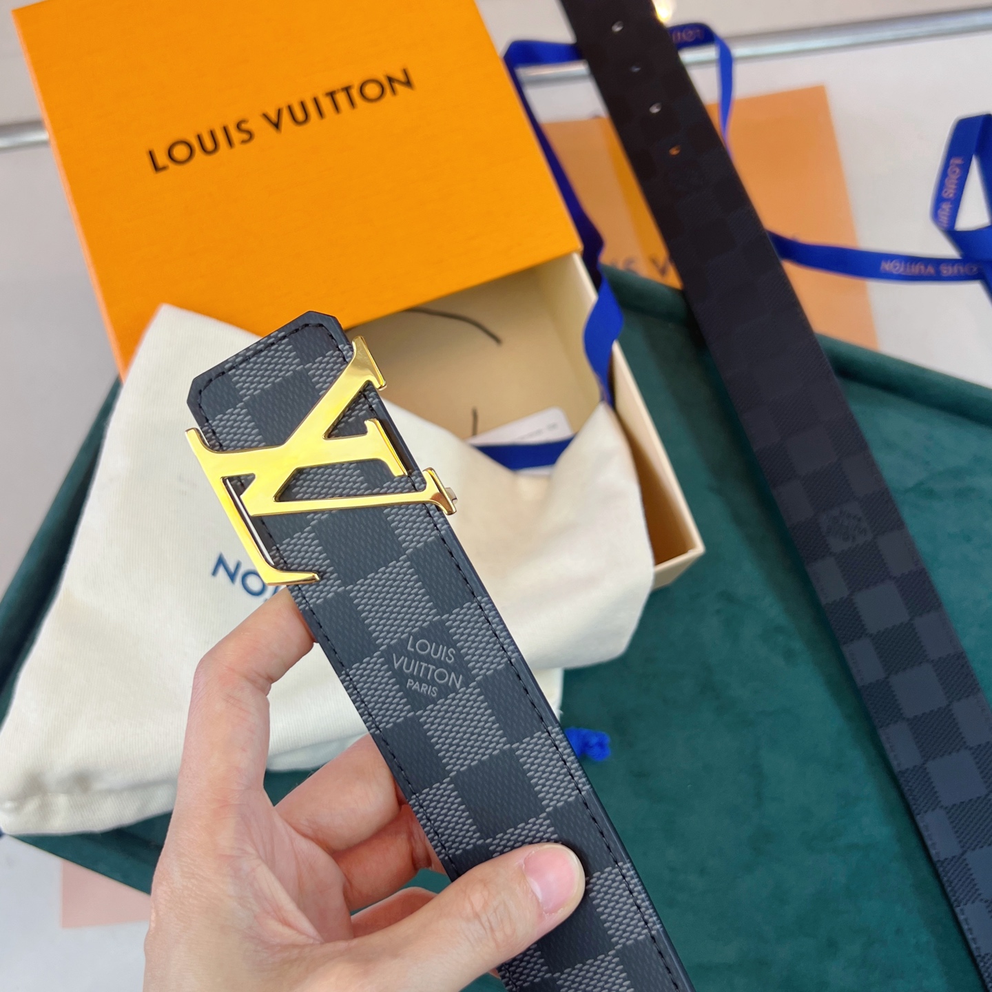 上質でスタイリッシュなベルトを厳選