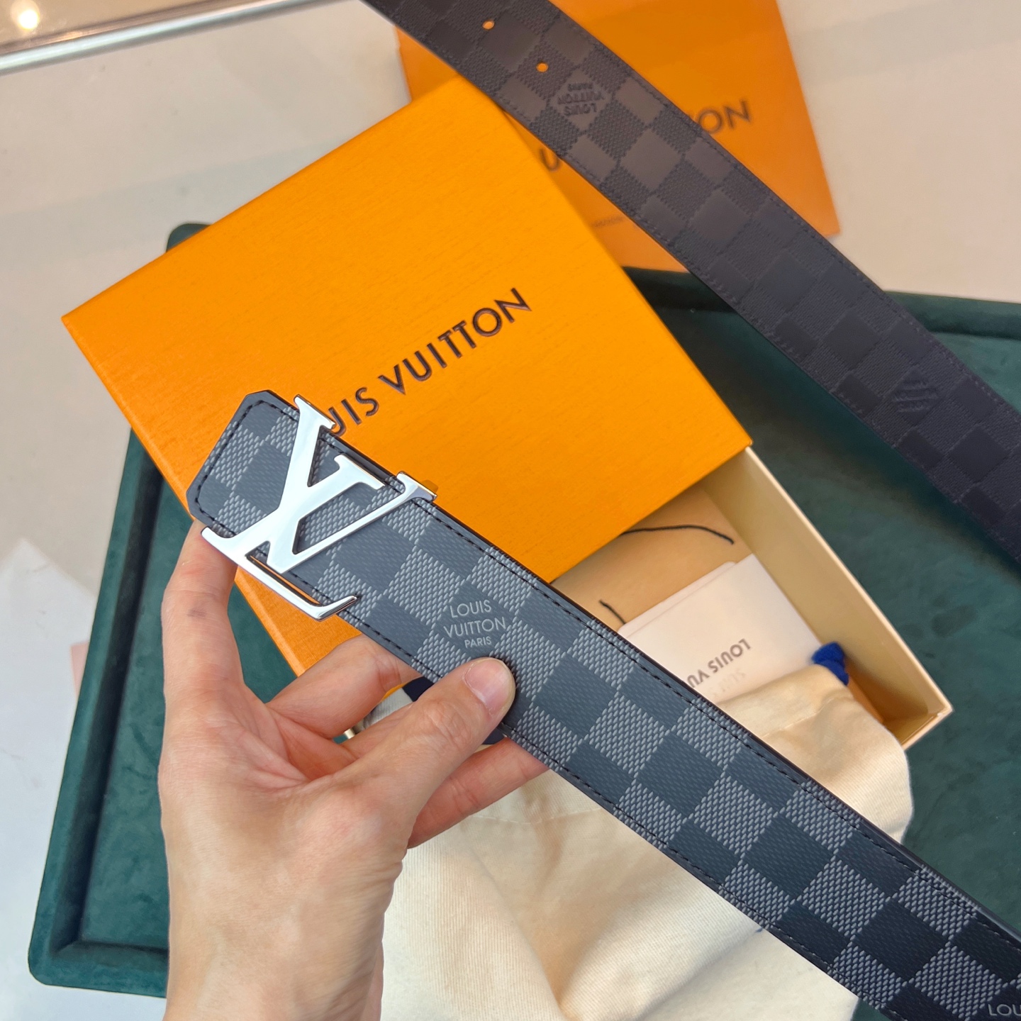 上質でスタイリッシュなベルトを厳選