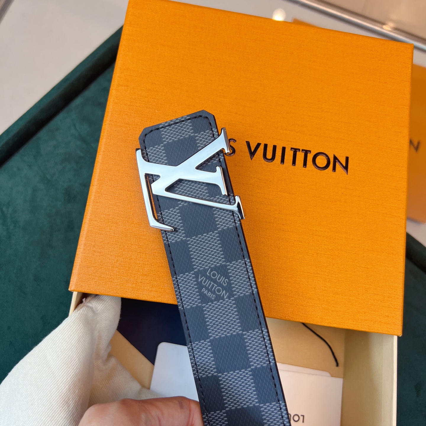 上質でスタイリッシュなベルトを厳選