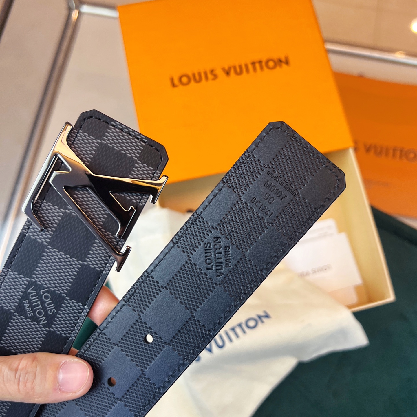 上質でスタイリッシュなベルトを厳選