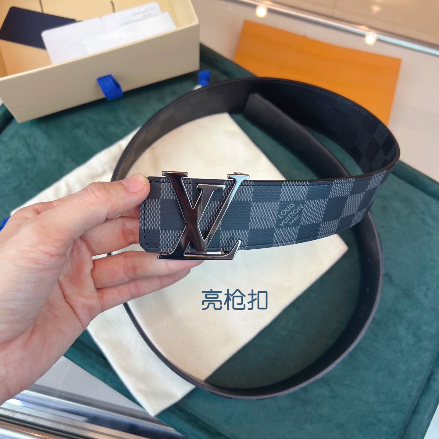 上質でスタイリッシュなベルトを厳選