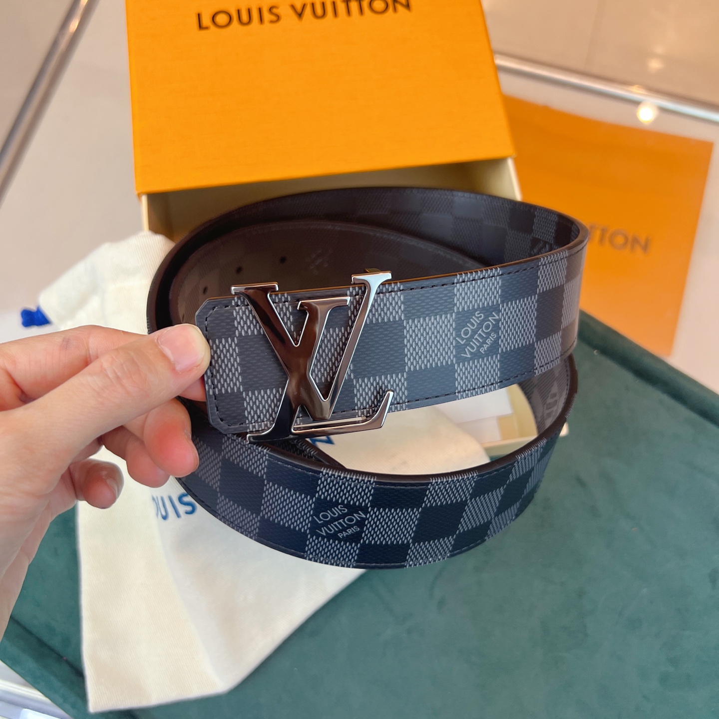 上質でスタイリッシュなベルトを厳選