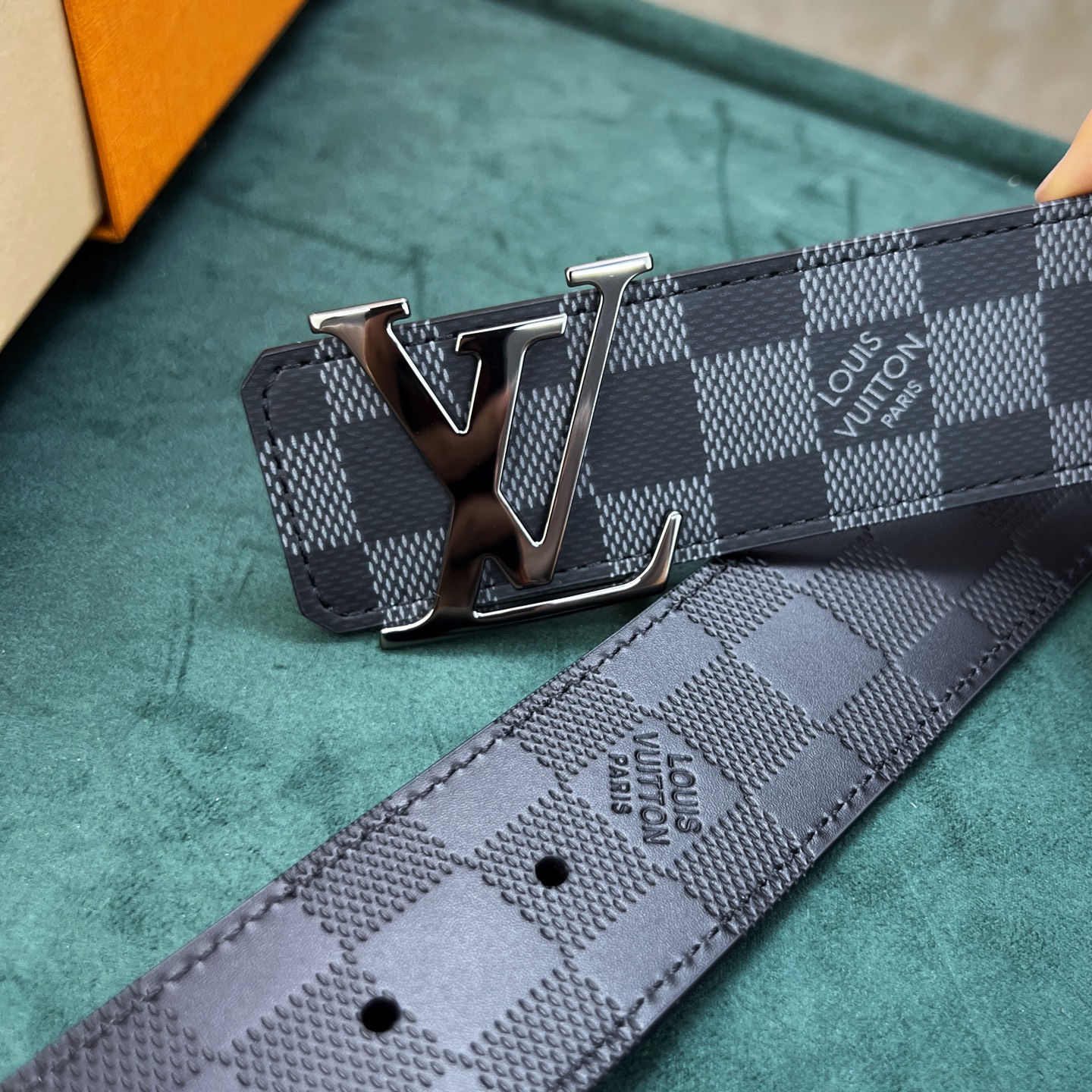 上質でスタイリッシュなベルトを厳選