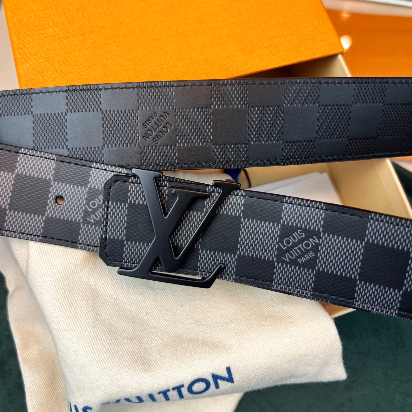 上質でスタイリッシュなベルトを厳選