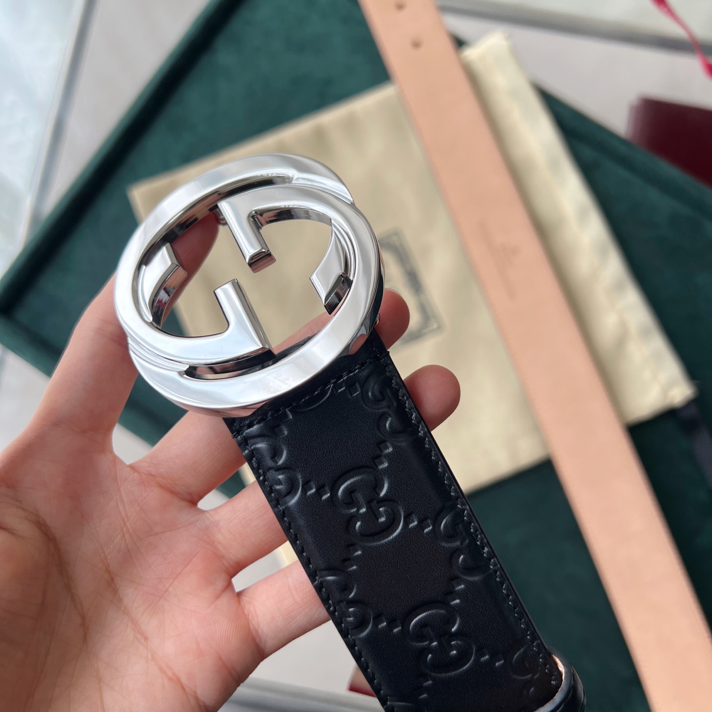 上質でスタイリッシュなベルトを厳選