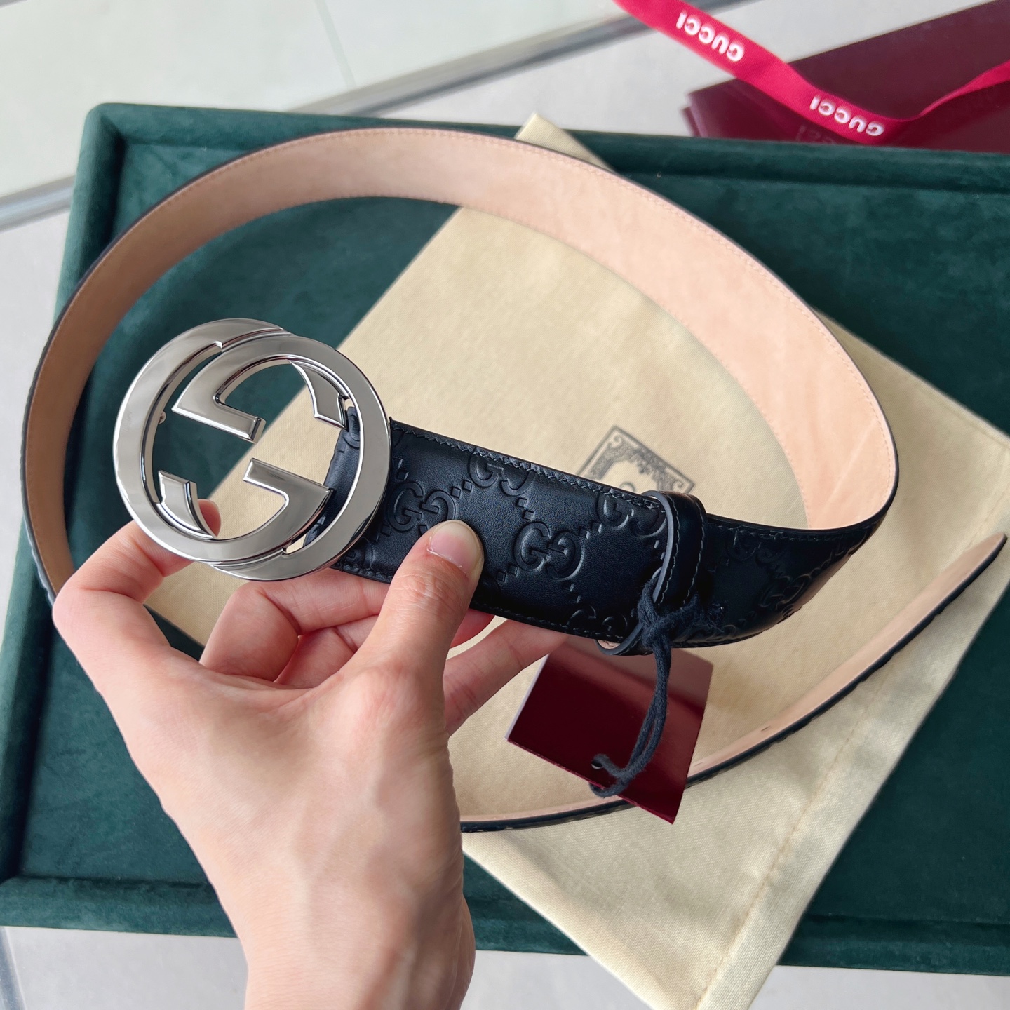 上質でスタイリッシュなベルトを厳選