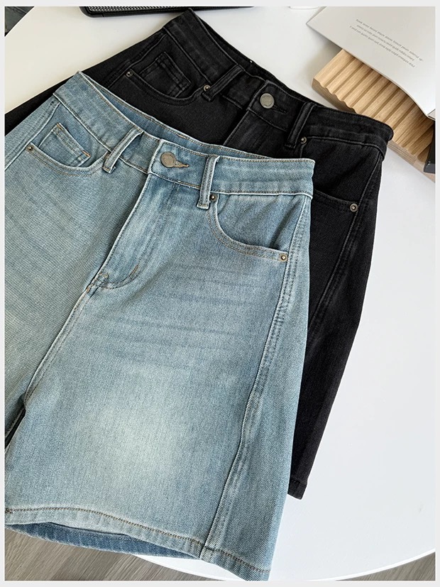 Shorts 02439