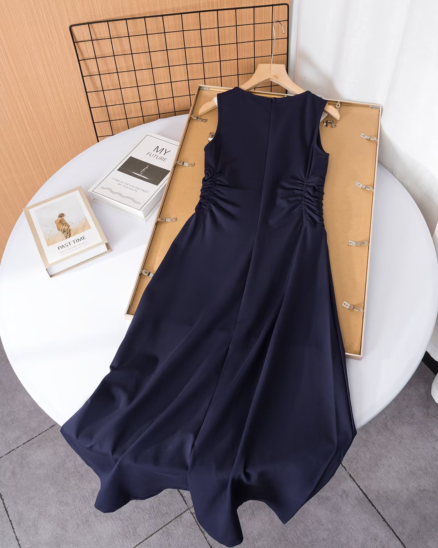 Alternative view of Dress 02451