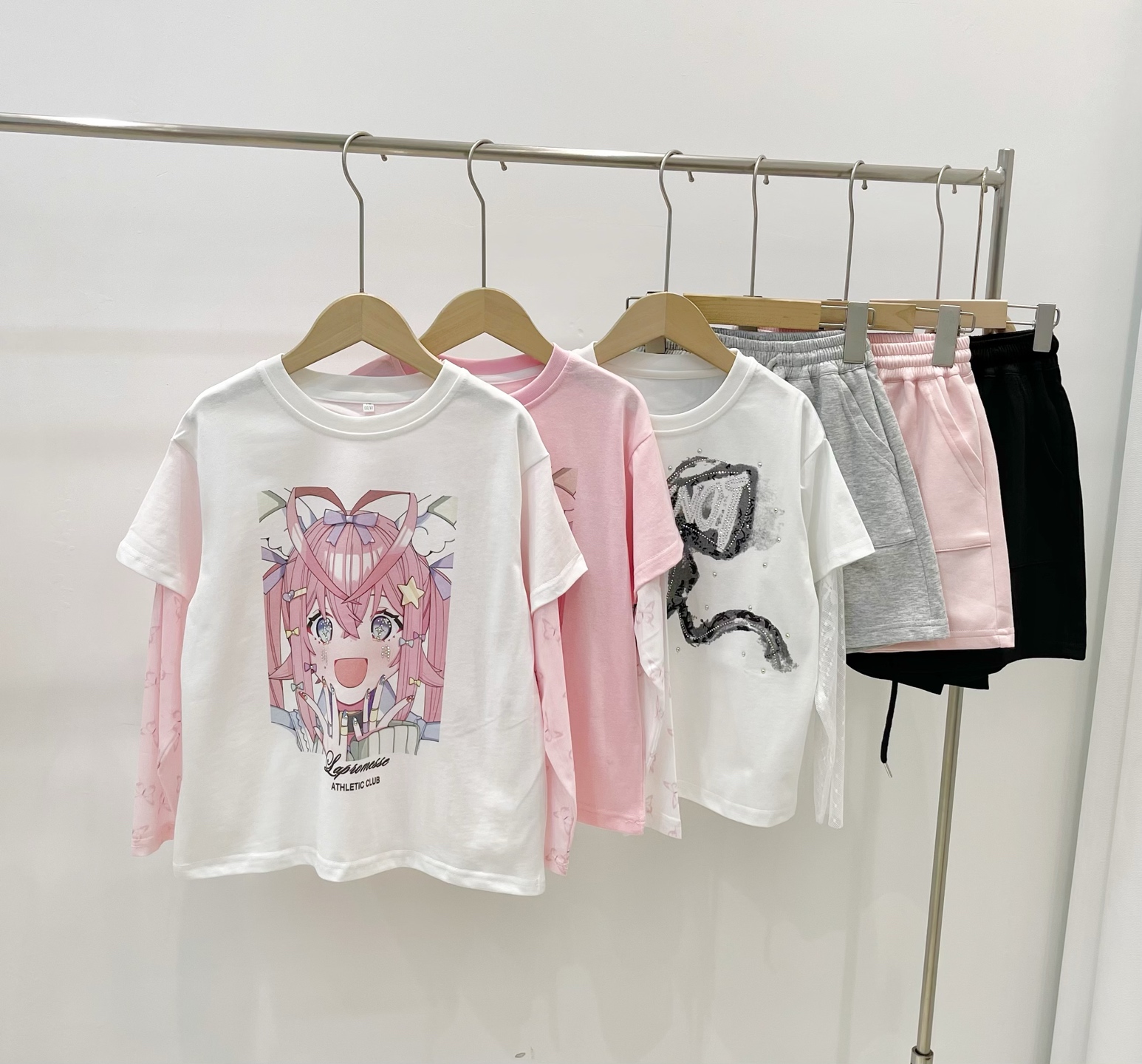 Venta rápida@79.9 Camiseta con mangas de encaje y protección solar. 120-170. Perfecta para un look de chica urbana y mo…