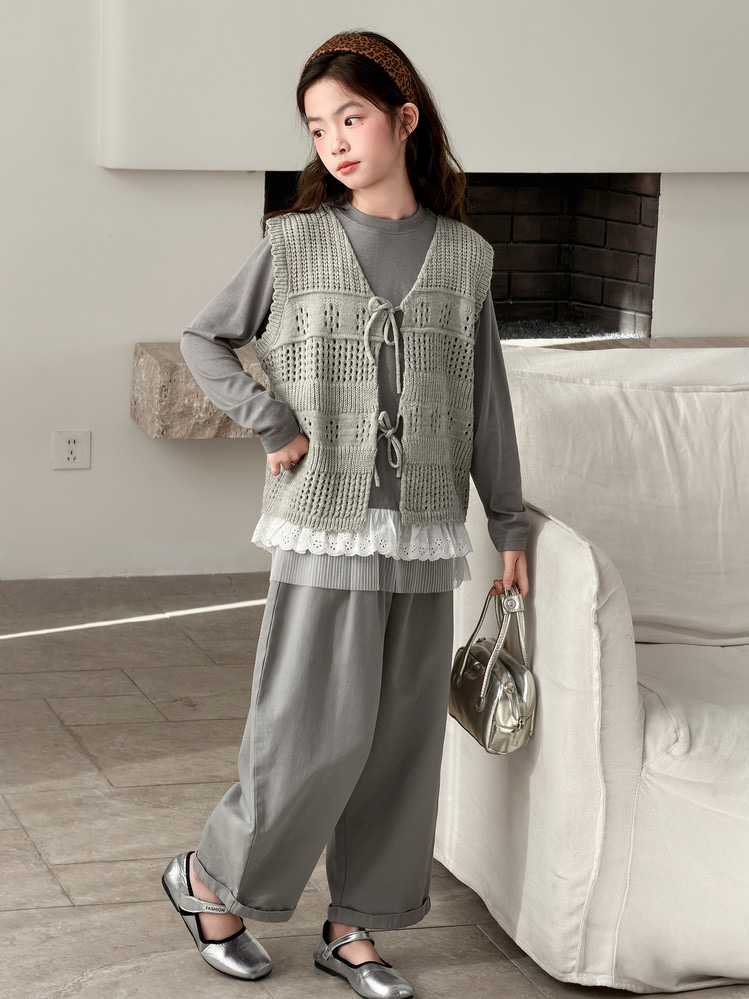 Conjunto gris de dos piezas P125@, pantalones de trabajo P89.9@ uno. Conjunto de tres piezas de estilo artístico y retr…
