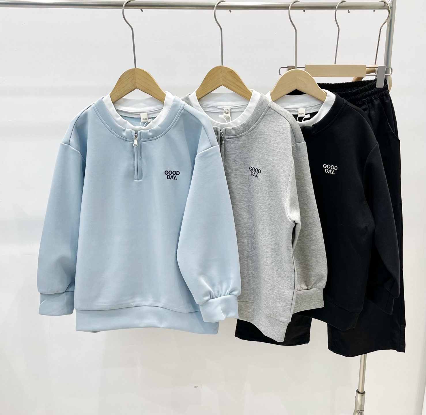 Venta rápida @89.9 Sudadera bordada GOOD DAY. 120-170. Prenda imprescindible de primavera, sudadera básica que todos ne…