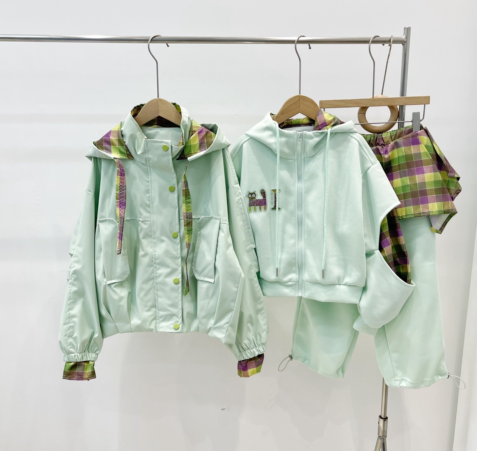 Chaqueta 105@, conjunto P128@ una pieza serie verde menta. 120-170 súper adecuado para los colores brillantes de primav…