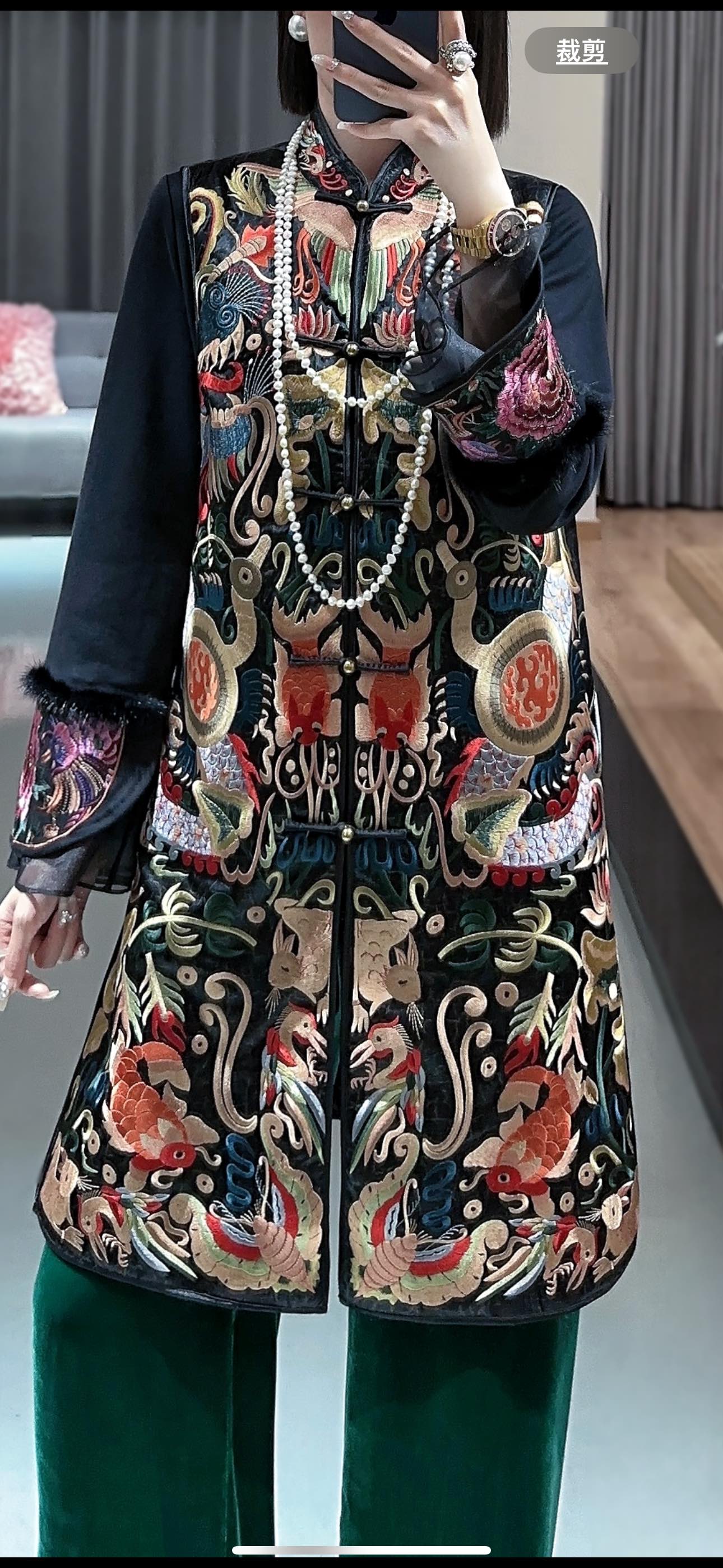 High-End Female Suit with Embroidered Acrylic Detailing and Dustproof Bag - 图片 1