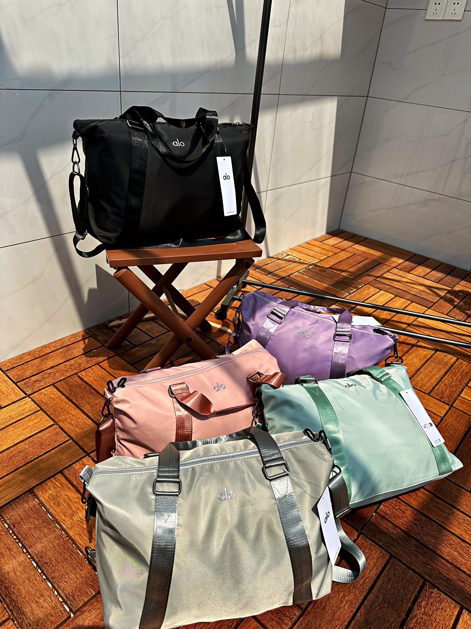 Alo accessories Alo sports and fitness travel bag made of light and soft nylon material high density wear-resistant and water-repellent yoga