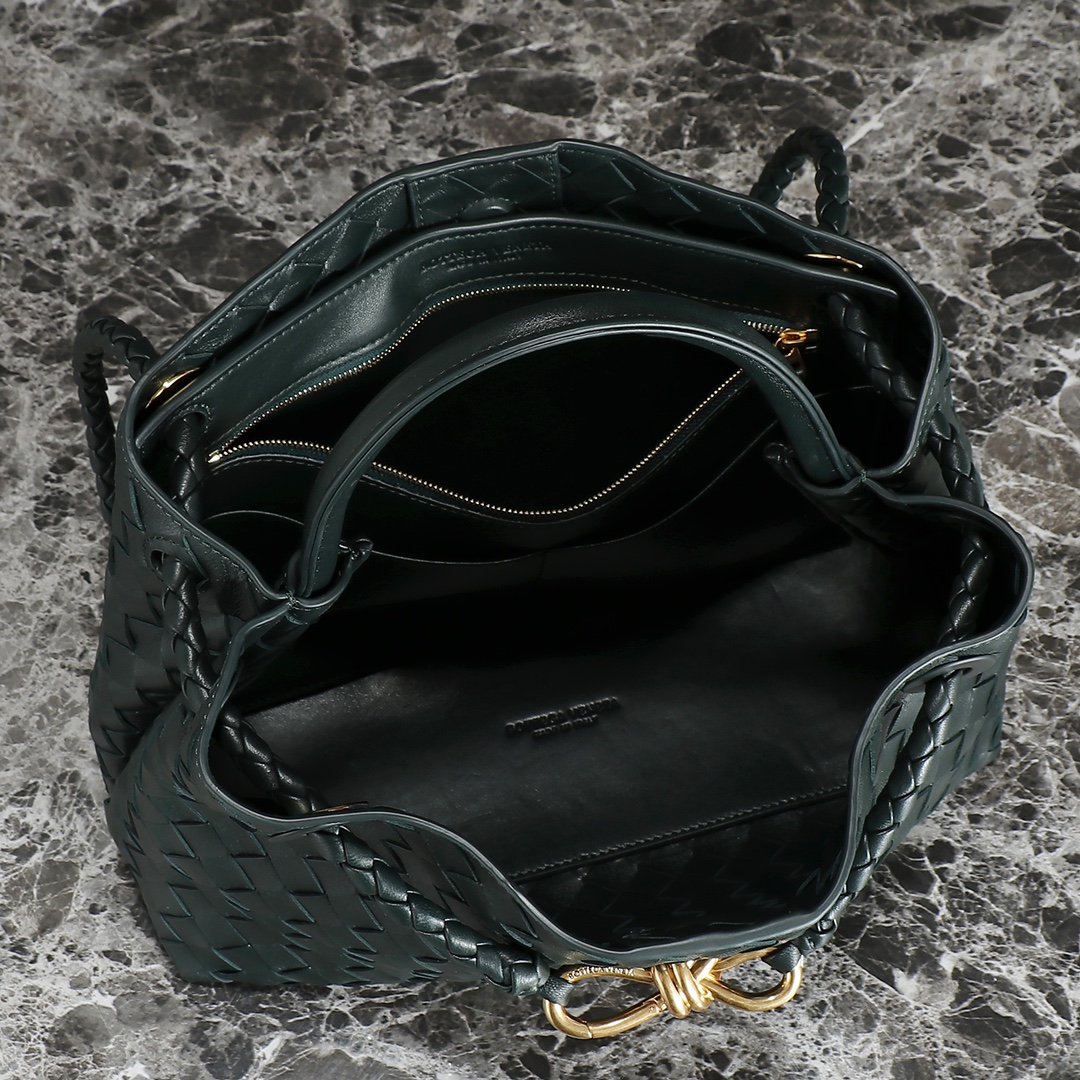 Bottega Veneta Andiamo Medium Handbag: 2023 Summer Collection, Nappa Leather 7 i1698254320 7091 5