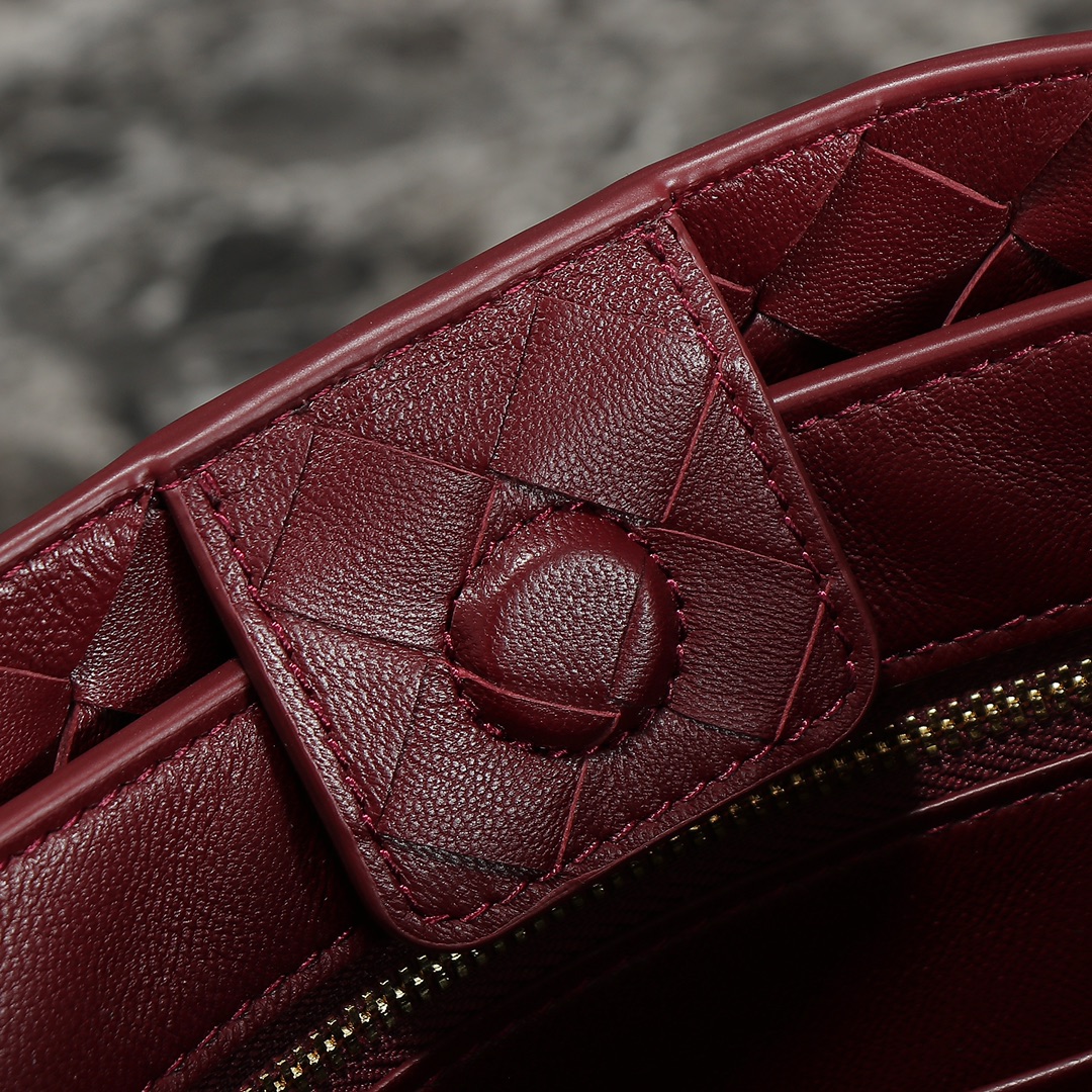 Bottega Veneta Andiamo Medium Bag: Hand-Woven Leather, Burgundy Elegance 9 i1698254546 4495 7
