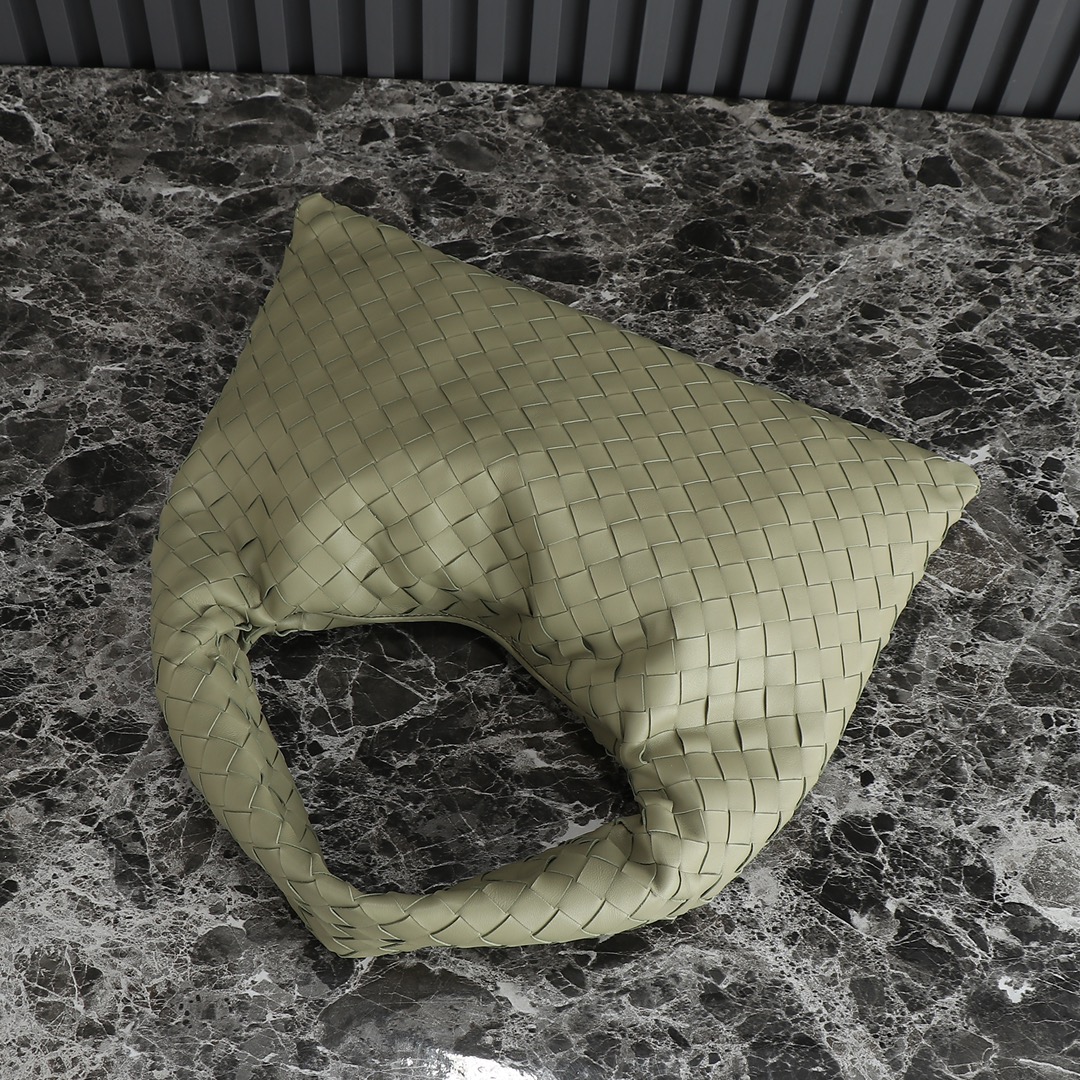 Bottega Veneta small everyday