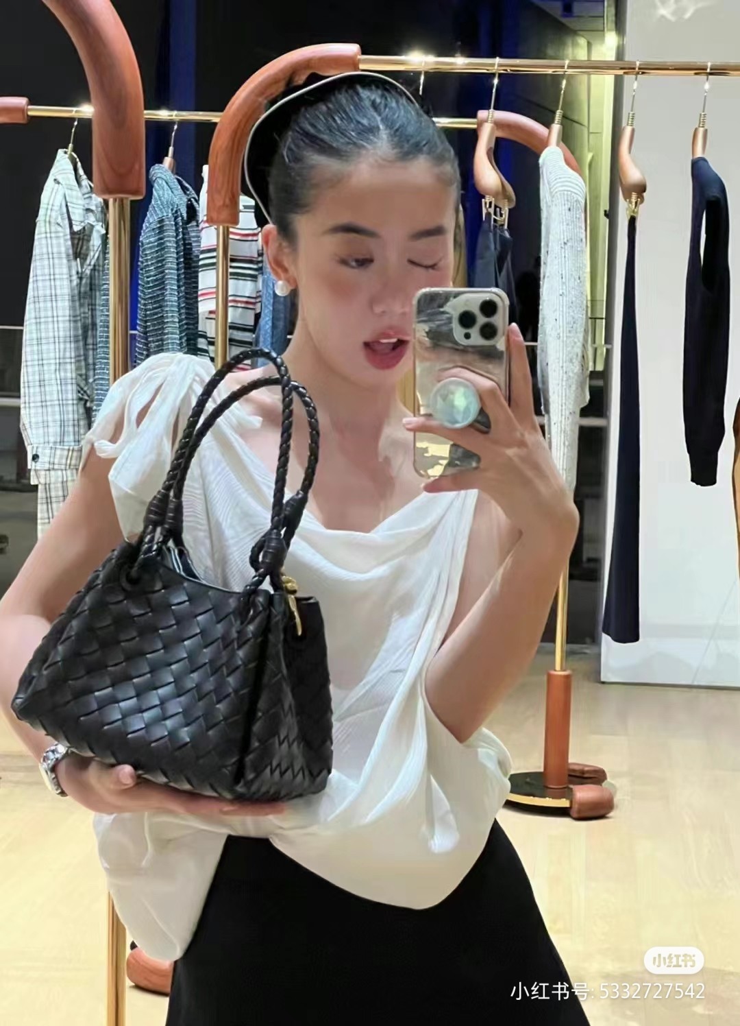 Bottega Veneta WOWA parachute fell from the sky