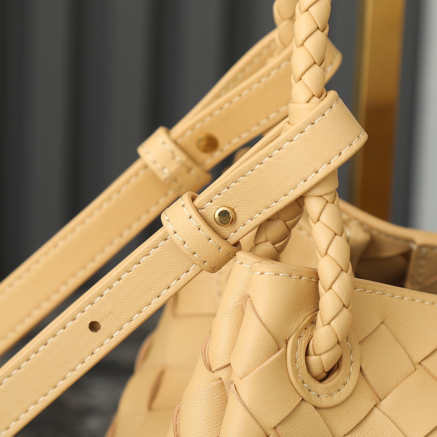 Bottega Veneta On BV Beijing night, all the cabinets of "Shu Qi's same style" were sold out~