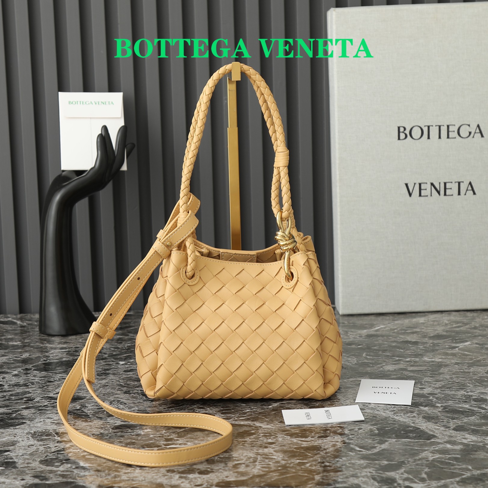 Bottega Veneta On BV Beijing night, all the cabinets of "Shu Qi's same style" were sold out~