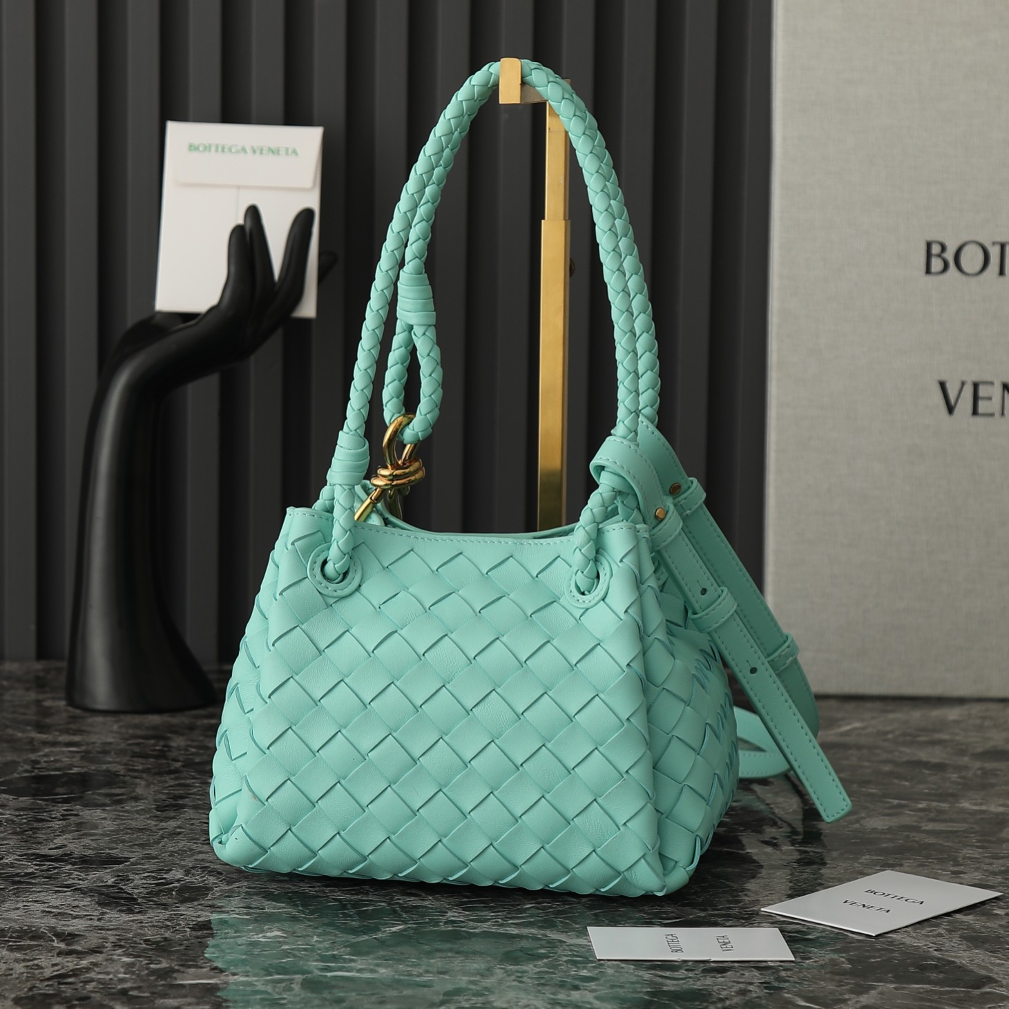 Bottega Veneta On BV Beijing night, all the cabinets of "Shu Qi's same style" were sold out~