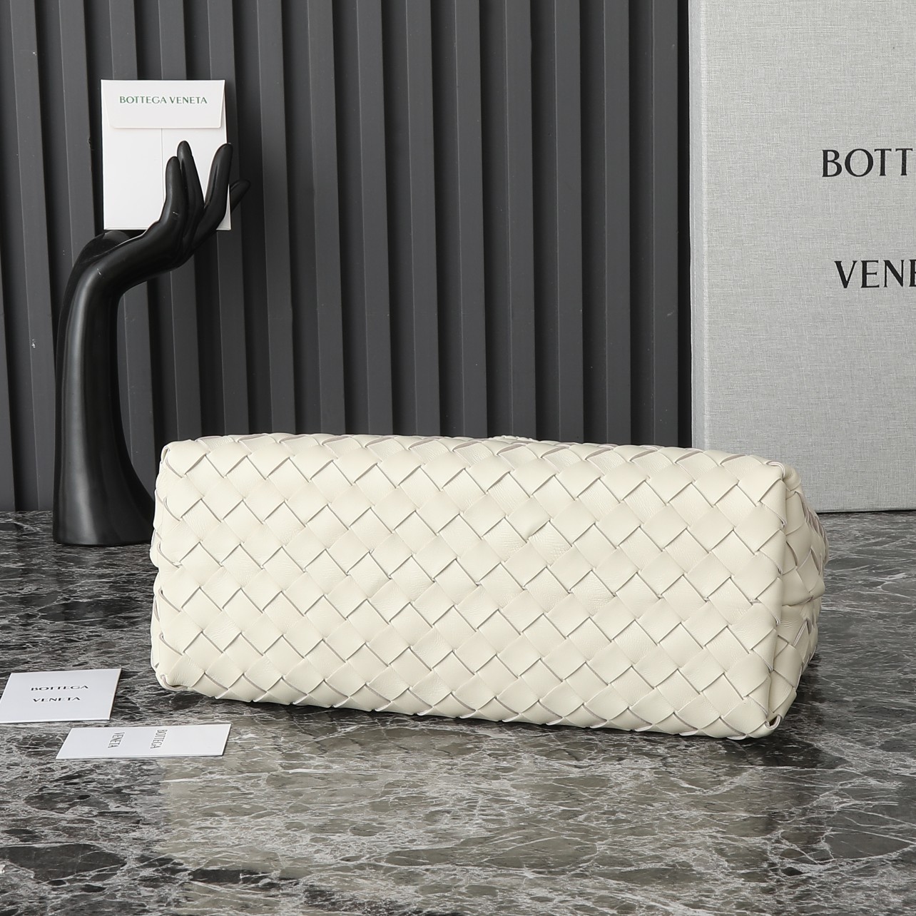 Bottega Veneta Andiamo Medium Handbag, Nappa Leather, Timeless Design, Ivory 5 a1723185765097 1262