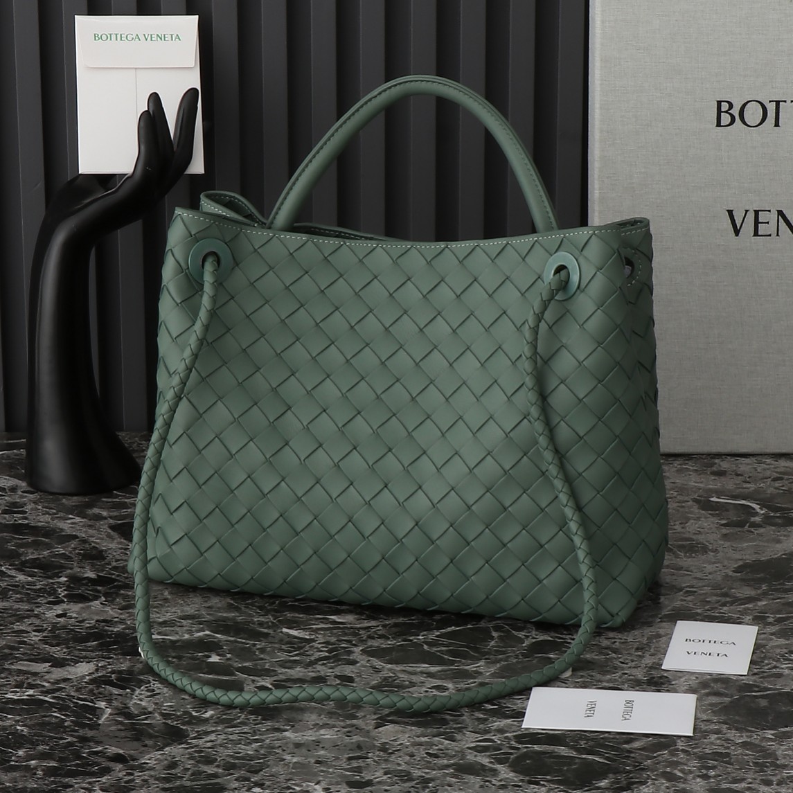 Bottega Veneta Andiamo Medium Bag: Iconic Design, Luxurious Nappa Leather 5 a1724047041377 0218