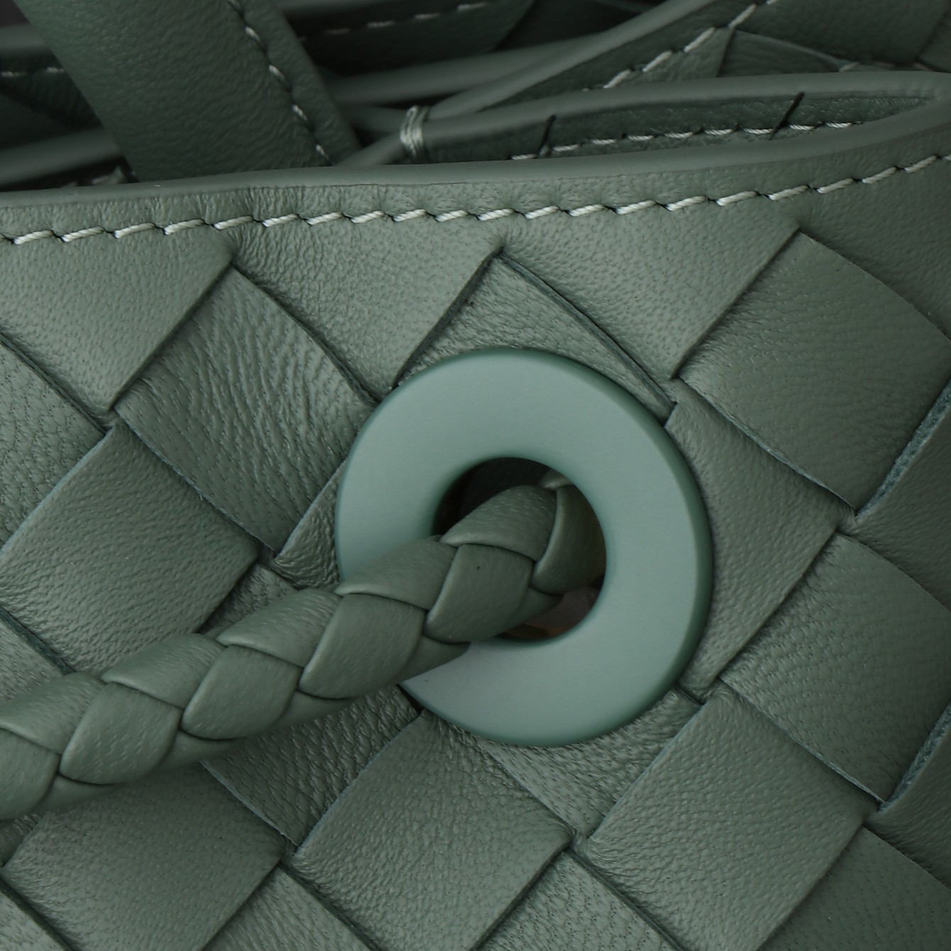 Bottega Veneta Andiamo Medium Bag: Iconic Design, Luxurious Nappa Leather 9 a1724047042639 8243
