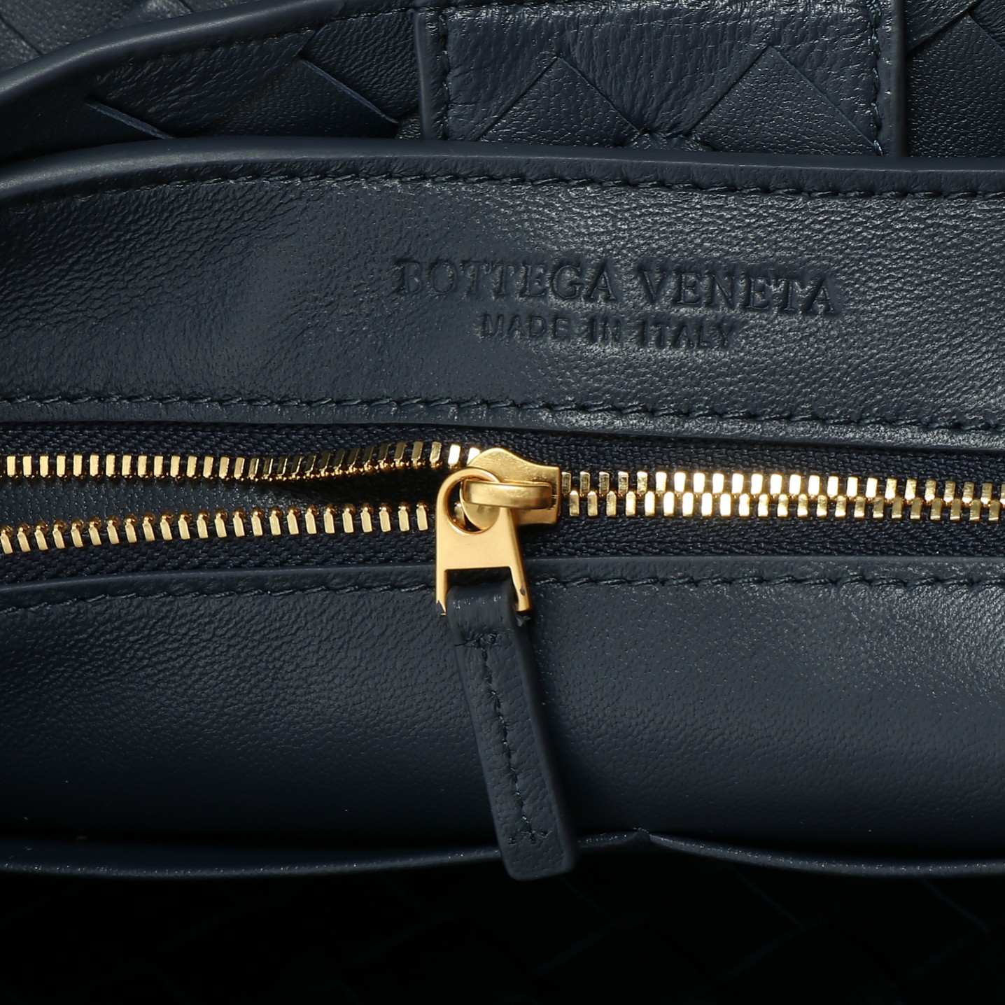 Bottega Veneta Andiamo Medium Bag: Hand-Woven Leather, Stylish & Functional 9 a1725245336498 4800