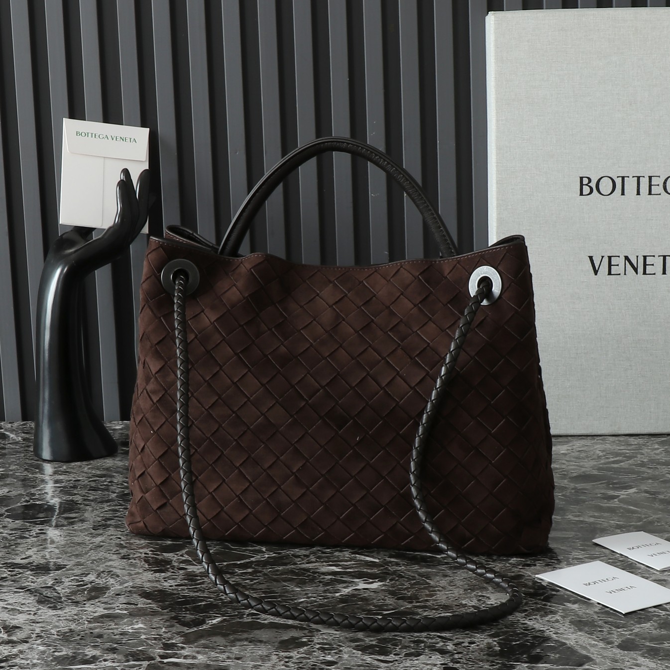 Bottega Veneta Andiamo Handbag: Woven Leather, Adjustable Strap, Spacious Interior 6 a1727676788157 5066