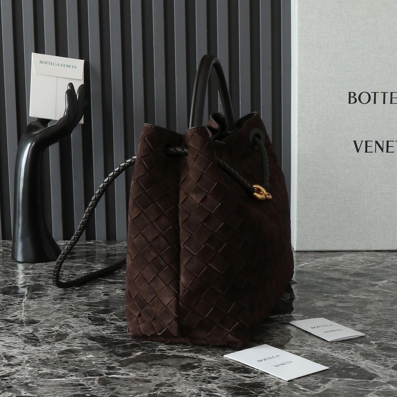 Bottega Veneta Andiamo Handbag: Woven Leather, Adjustable Strap, Spacious Interior 5 a1727676788191 2678