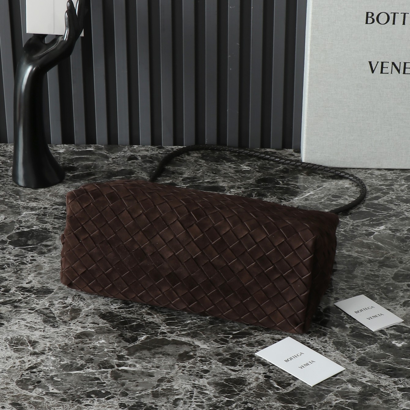 Bottega Veneta Andiamo Handbag: Woven Leather, Adjustable Strap, Spacious Interior 7 a1727676788322 3127